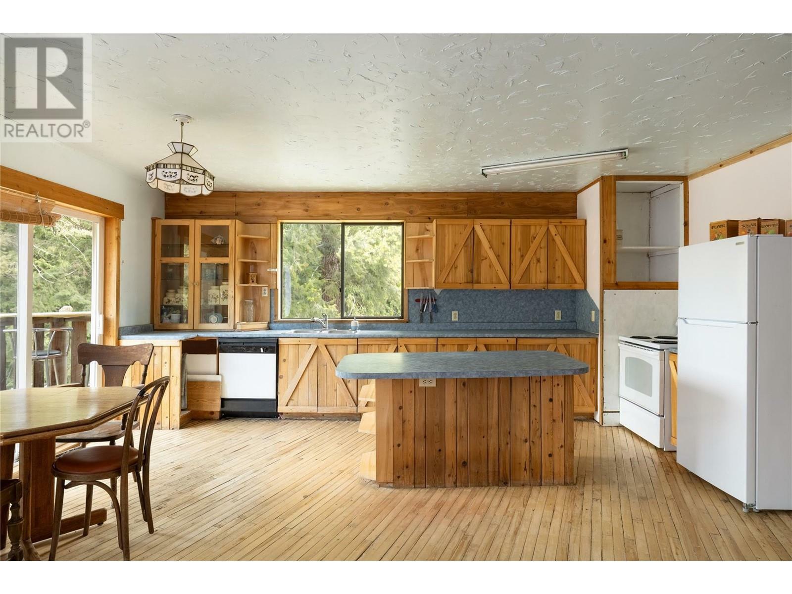 LUMBY, British Columbia, V0E 2G1, CA, 3 Bedrooms Bedrooms, ,2 BathroomsBathrooms,Residential,For Sale,1838495