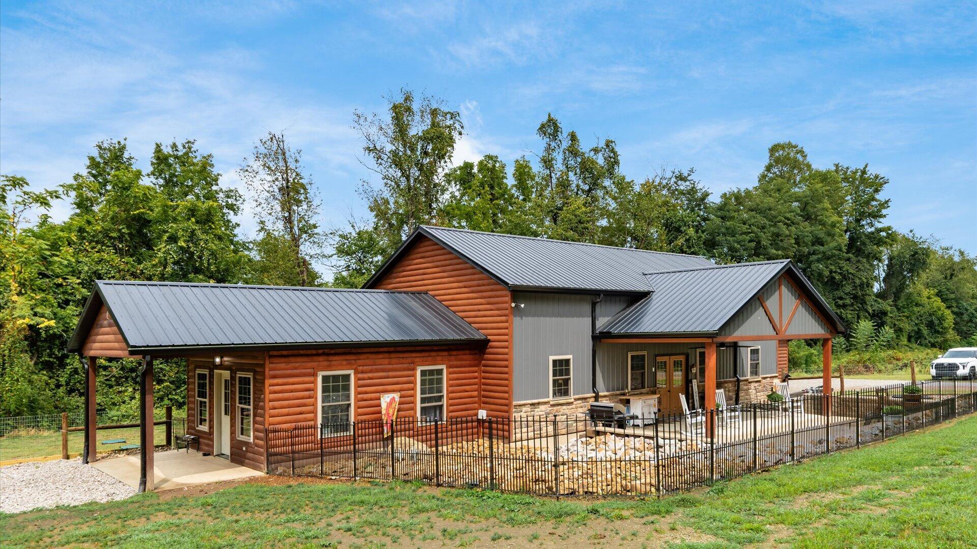 Frazeysburg, Ohio, 43822, United States, 3 Bedrooms Bedrooms, ,2 BathroomsBathrooms,Residential,For Sale,1942173