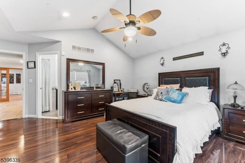 Dunellen Boro, New Jersey, 08812, United States, 3 Bedrooms Bedrooms, ,2 BathroomsBathrooms,Residential,For Sale,1991151