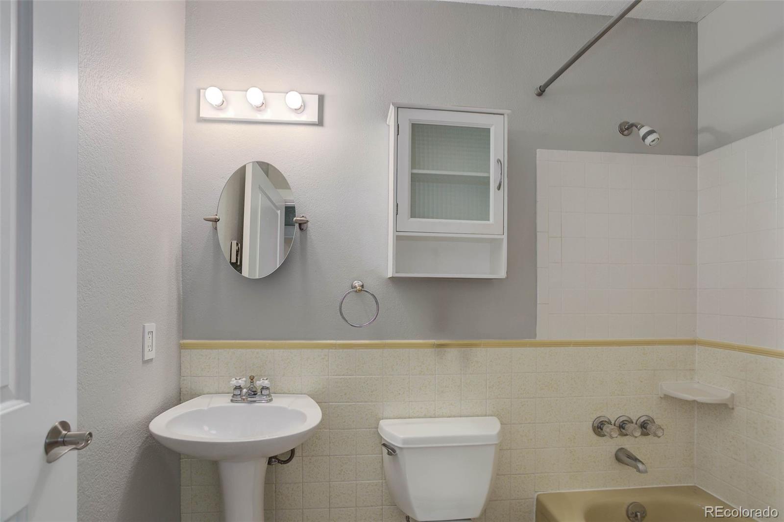 Arvada, Colorado, 80004, United States, 3 Bedrooms Bedrooms, ,2 BathroomsBathrooms,Residential,For Sale,1836721