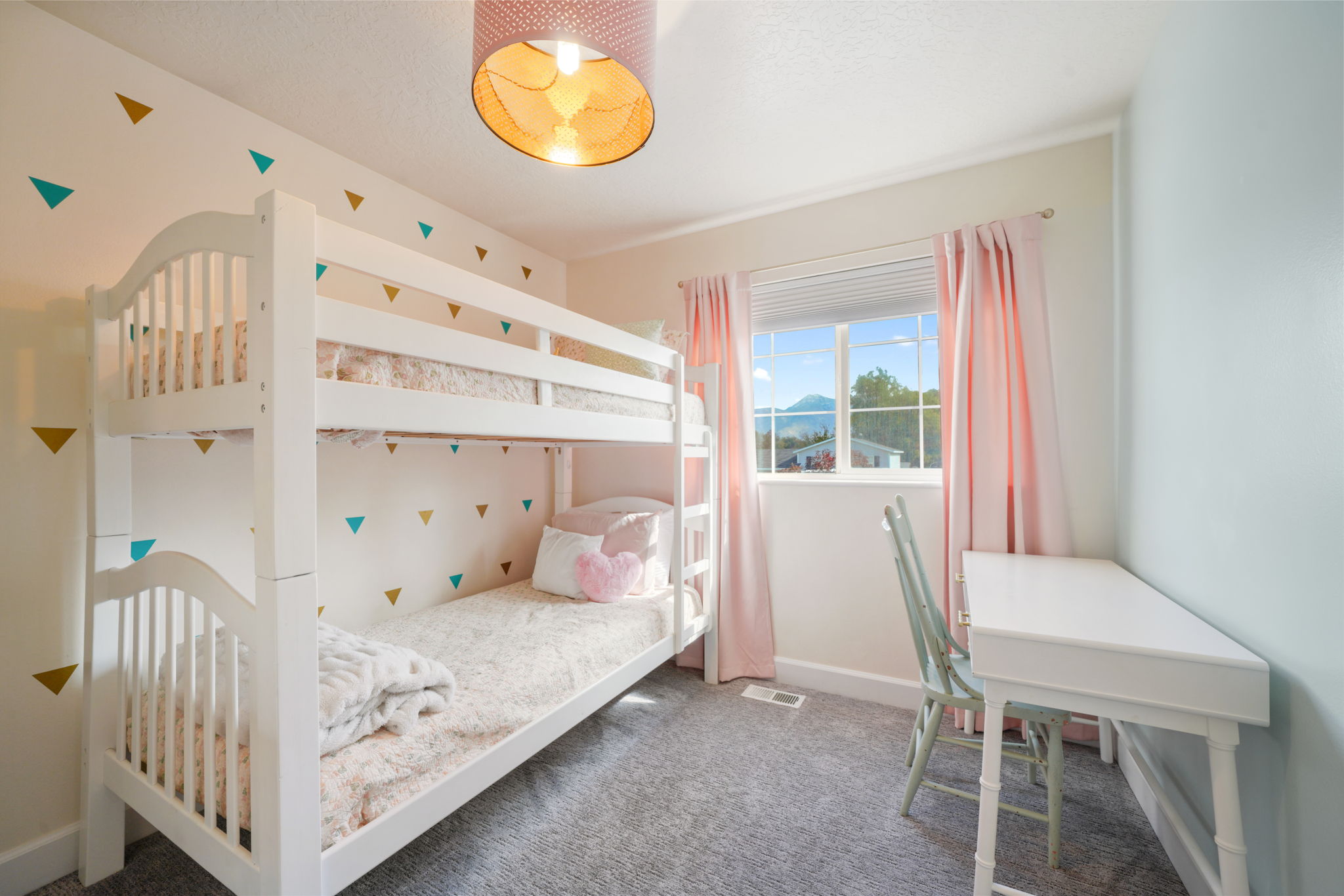 Lehi, Utah, 84043, United States, 4 Bedrooms Bedrooms, ,3 BathroomsBathrooms,Residential,For Sale,1973870