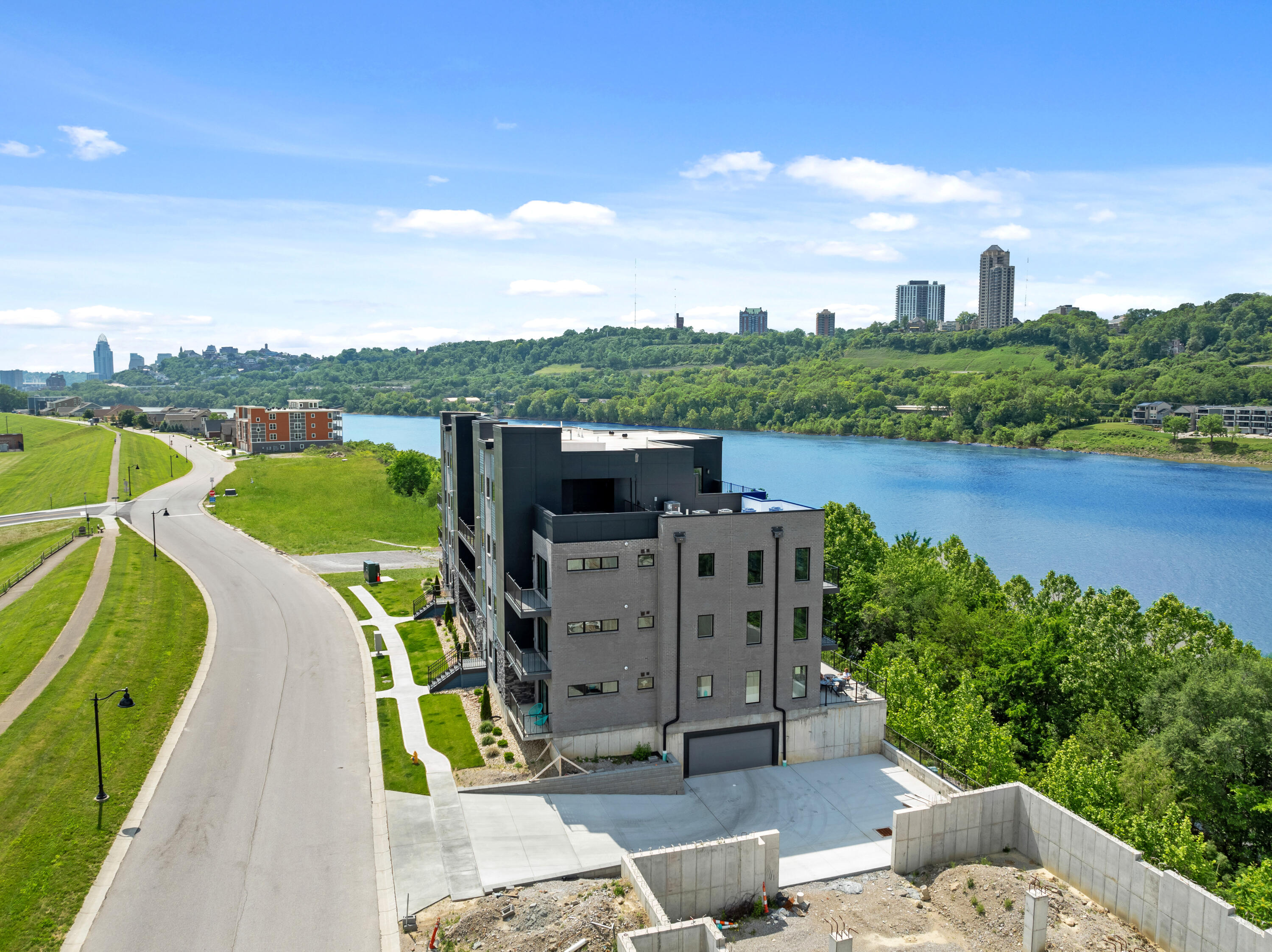 Dayton, Kentucky, 41074, United States, 2 Bedrooms Bedrooms, ,3 BathroomsBathrooms,Residential,For Sale,1994869