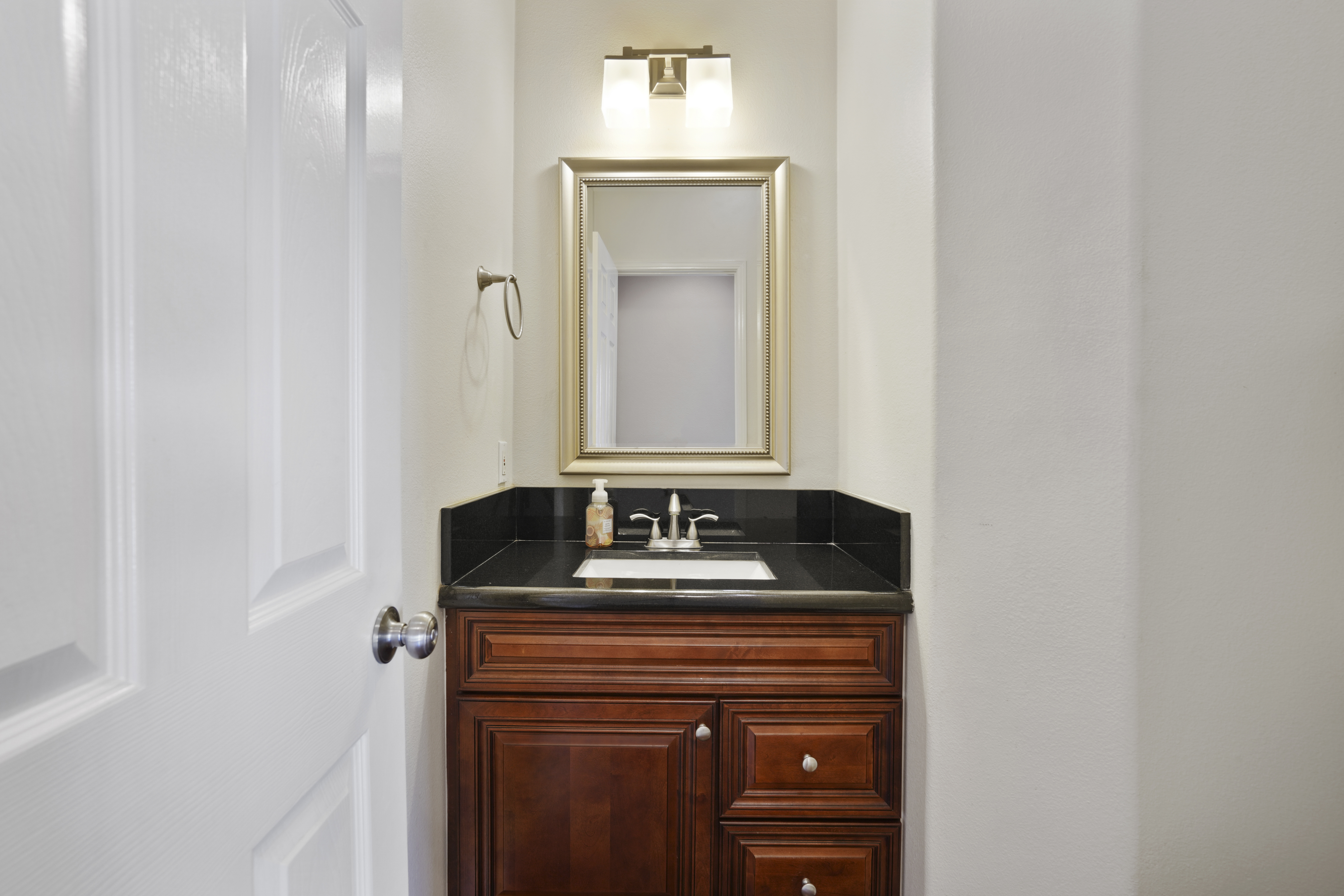  2496 Maxson Court, Signal Hill, CA 90755 - 物件實景
