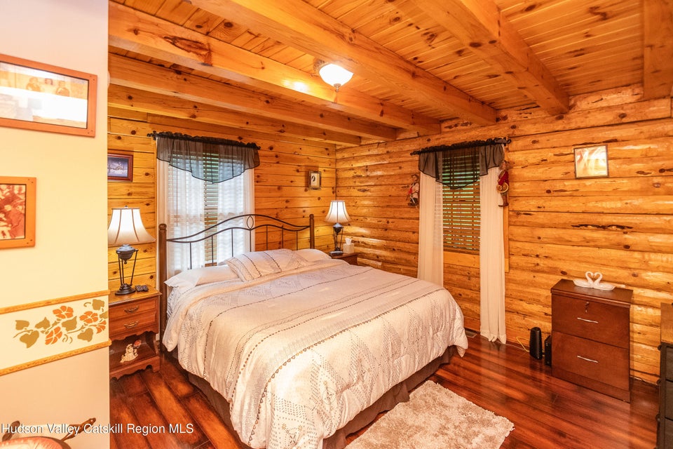 New Paltz, New York, 12561, United States, 3 Bedrooms Bedrooms, ,3 BathroomsBathrooms,Residential,For Sale,1873617