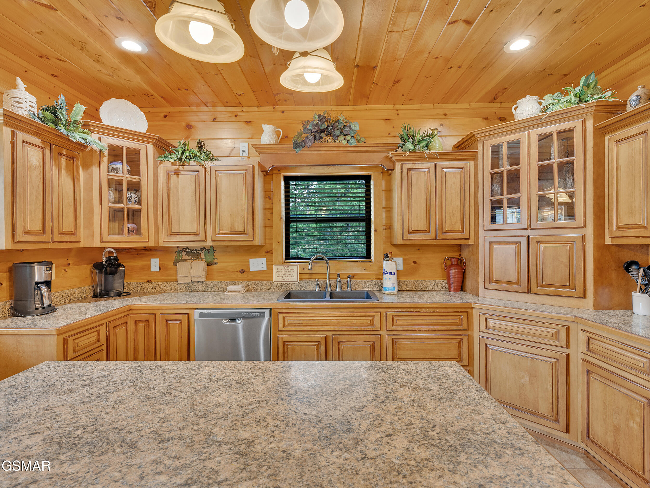 Sevierville, Tennessee, 37862, United States, 3 Bedrooms Bedrooms, ,3 BathroomsBathrooms,Residential,For Sale,1978945