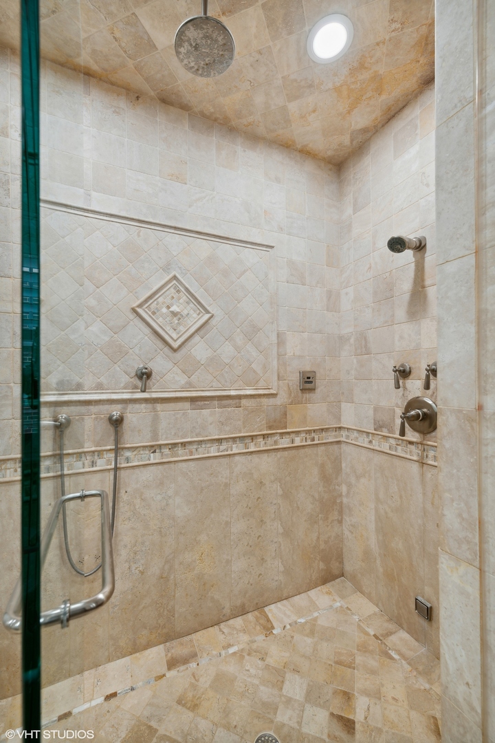 1515 N North Park Avenue, Chicago, Illinois, 60610, United States, 7 Bedrooms Bedrooms, ,6 BathroomsBathrooms,Residential,For Sale,1515 N North Park Avenue,1247727