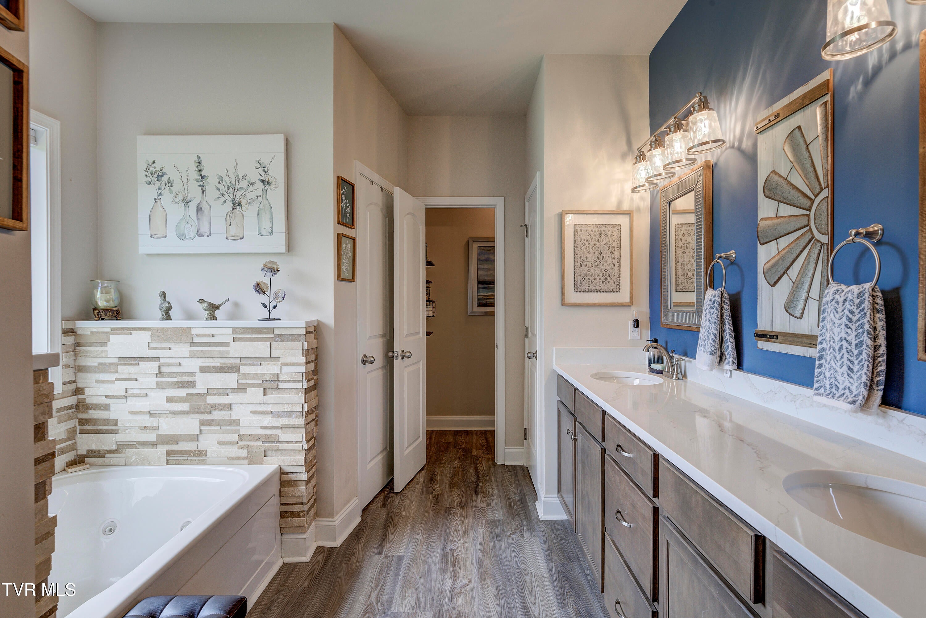 Elizabethton, Tennessee, 37643, United States, 3 Bedrooms Bedrooms, ,2 BathroomsBathrooms,Residential,For Sale,1925509