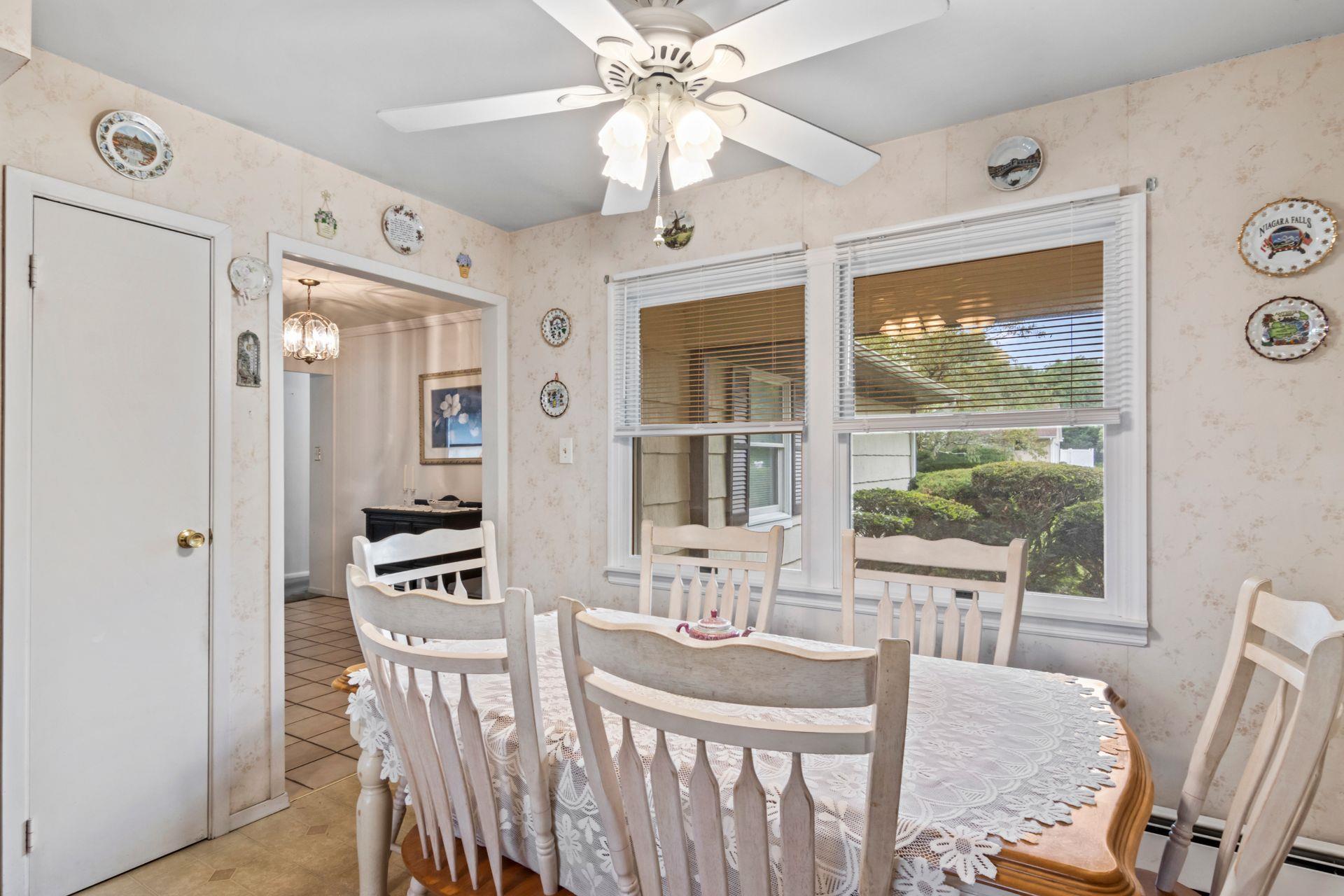 South Setauket, New York, 11720, United States, 3 Bedrooms Bedrooms, ,2 BathroomsBathrooms,Residential,For Sale,1865842
