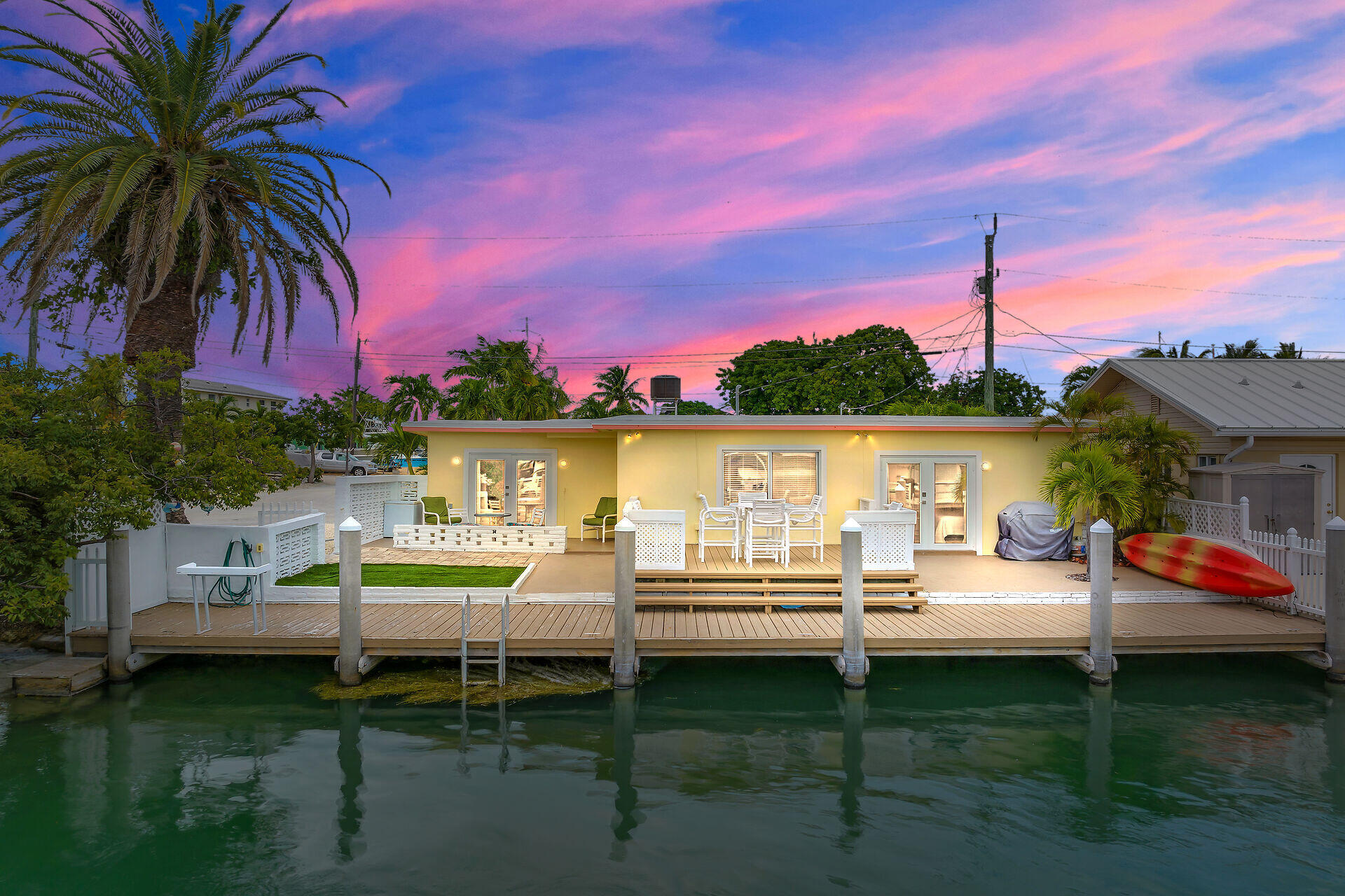 MARATHON, Florida, 33050, United States, 2 Bedrooms Bedrooms, ,2 BathroomsBathrooms,Residential,For Sale,1989170