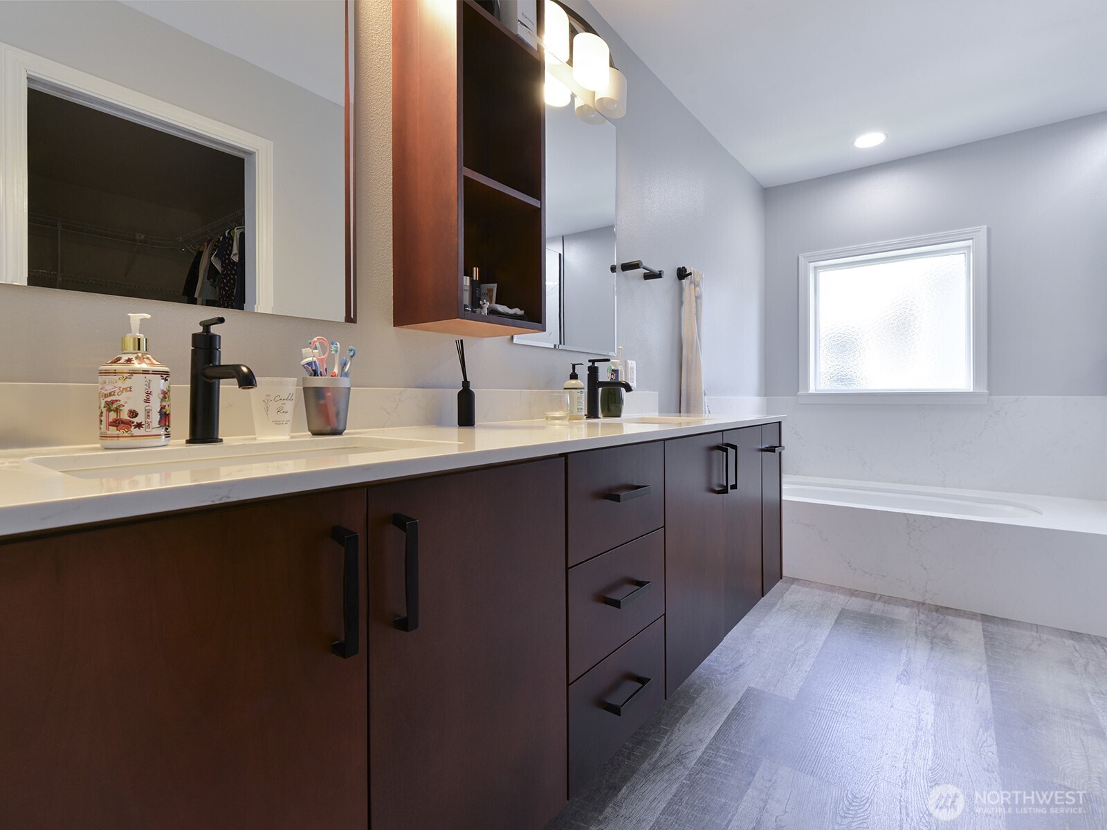 Dupont, Washington, 98327, United States, 4 Bedrooms Bedrooms, ,3 BathroomsBathrooms,Residential,For Sale,1897327
