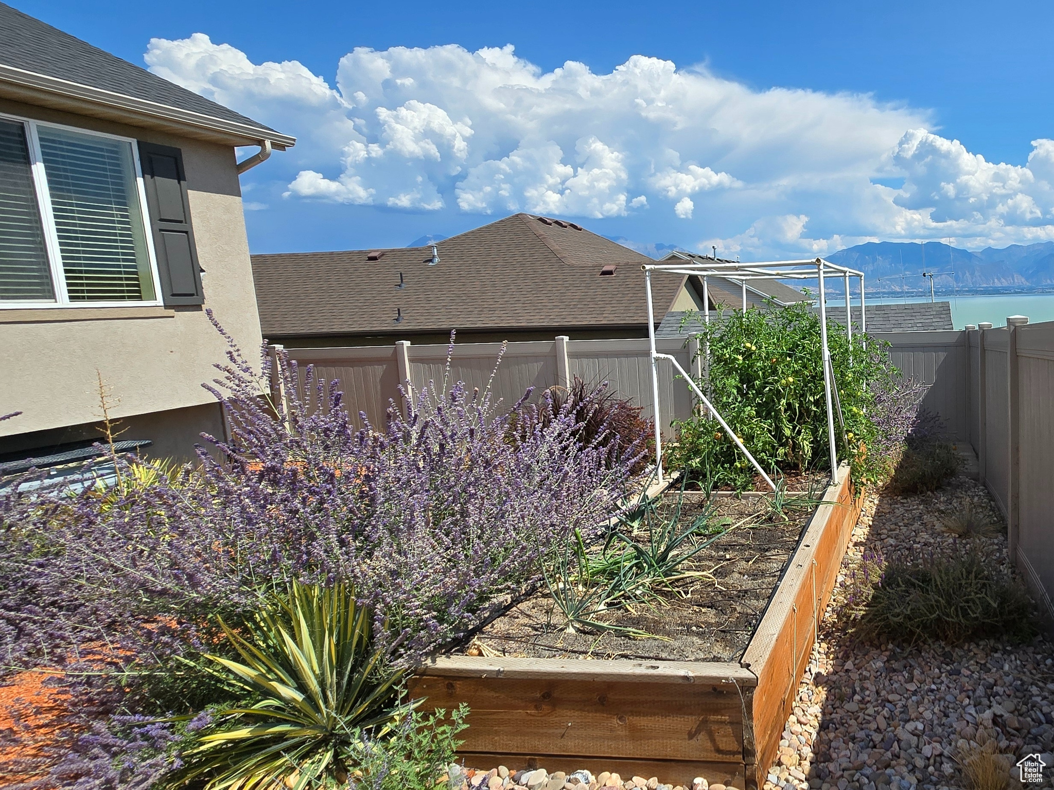 Saratoga Springs, Utah, 84045, United States, 3 Bedrooms Bedrooms, ,2 BathroomsBathrooms,Residential,For Sale,1942303