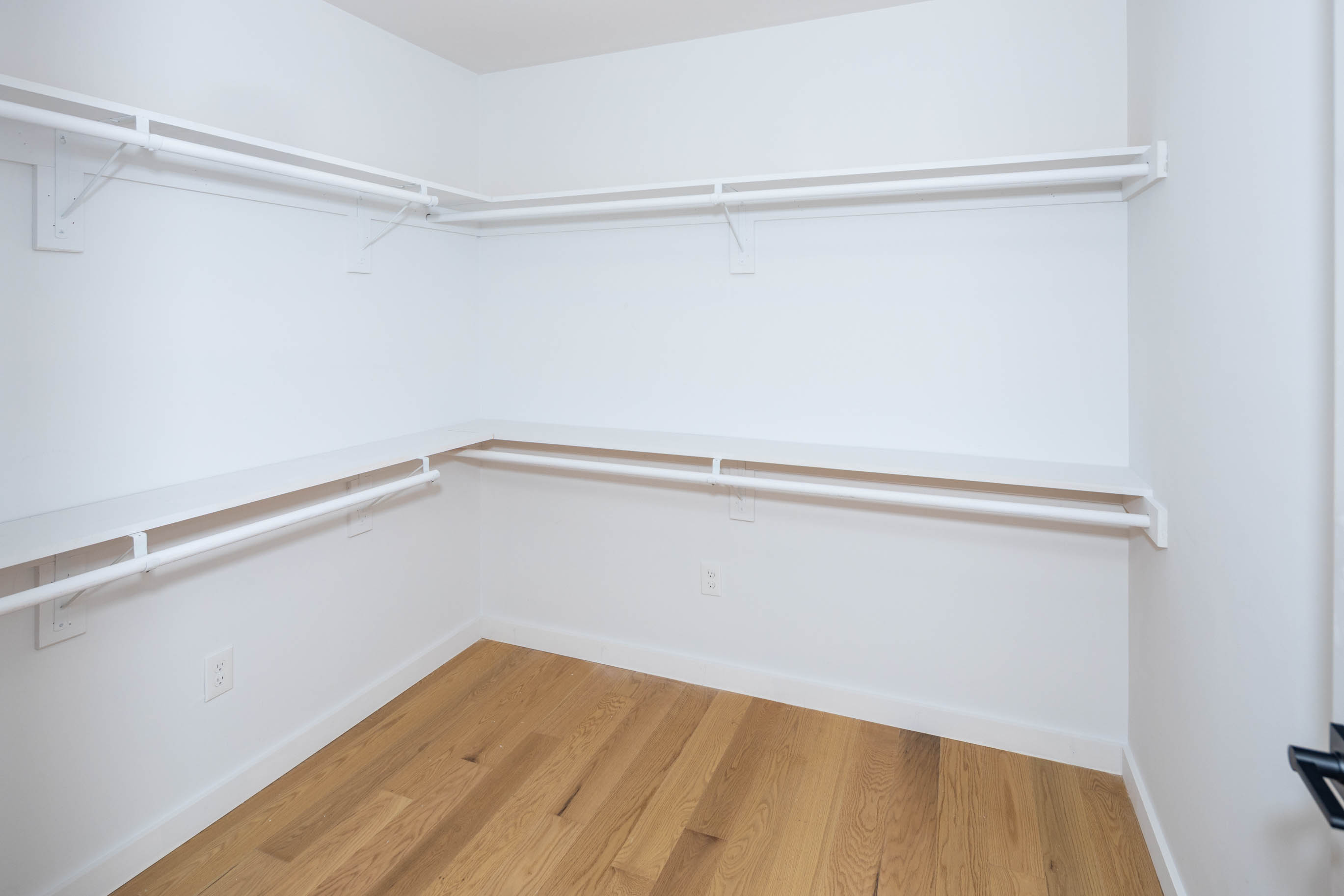 Edison, New Jersey, 08817, United States, 5 Bedrooms Bedrooms, ,4 BathroomsBathrooms,Residential,For Sale,1943601