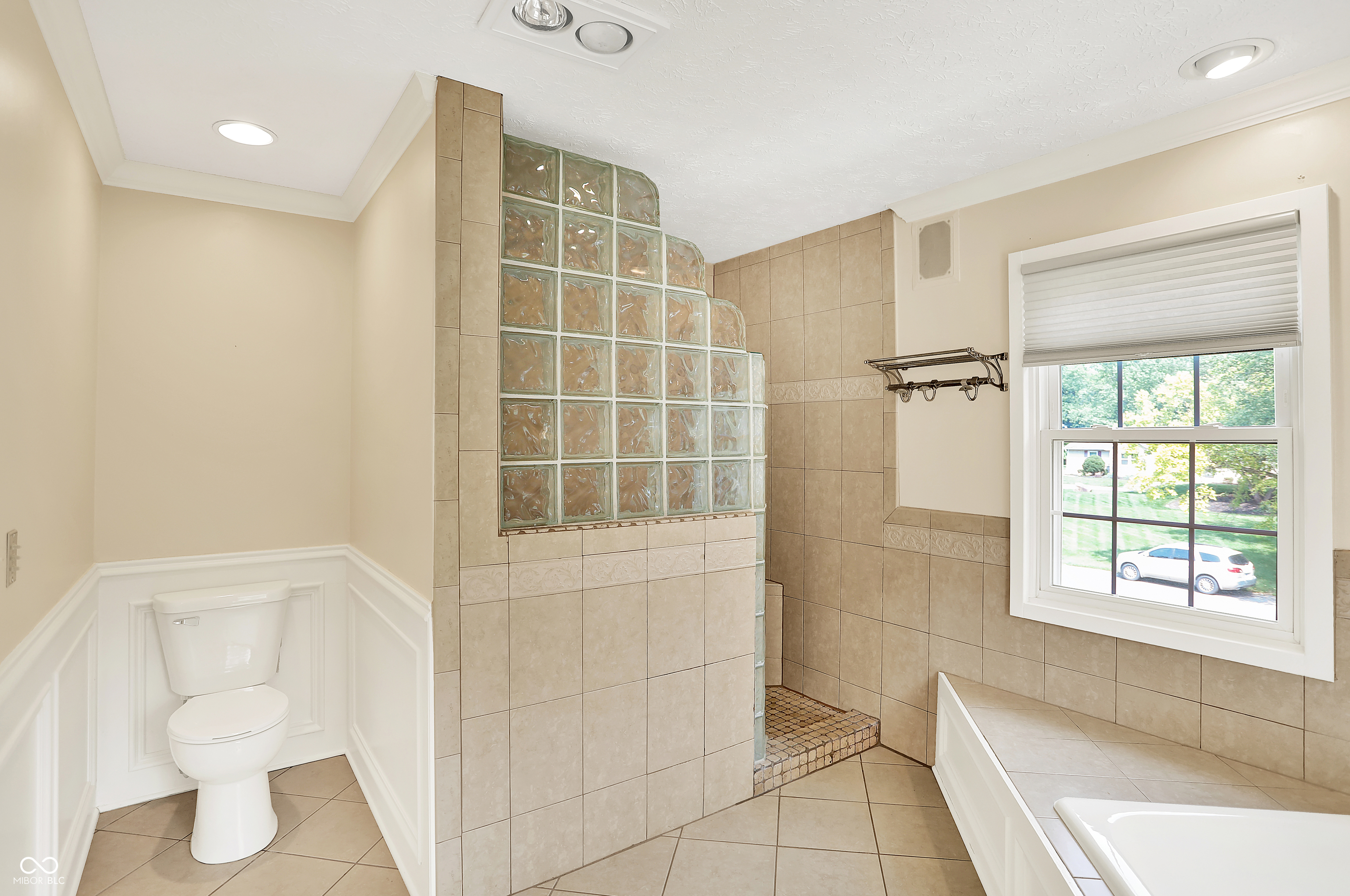 Carmel, Indiana, 46290, United States, 5 Bedrooms Bedrooms, ,4 BathroomsBathrooms,Residential,For Sale,1920865