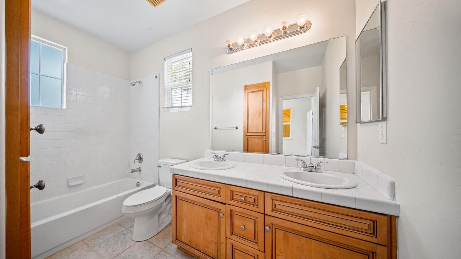 Sacramento, California, 95835, United States, 3 Bedrooms Bedrooms, ,3 BathroomsBathrooms,Residential,For Sale,1970680