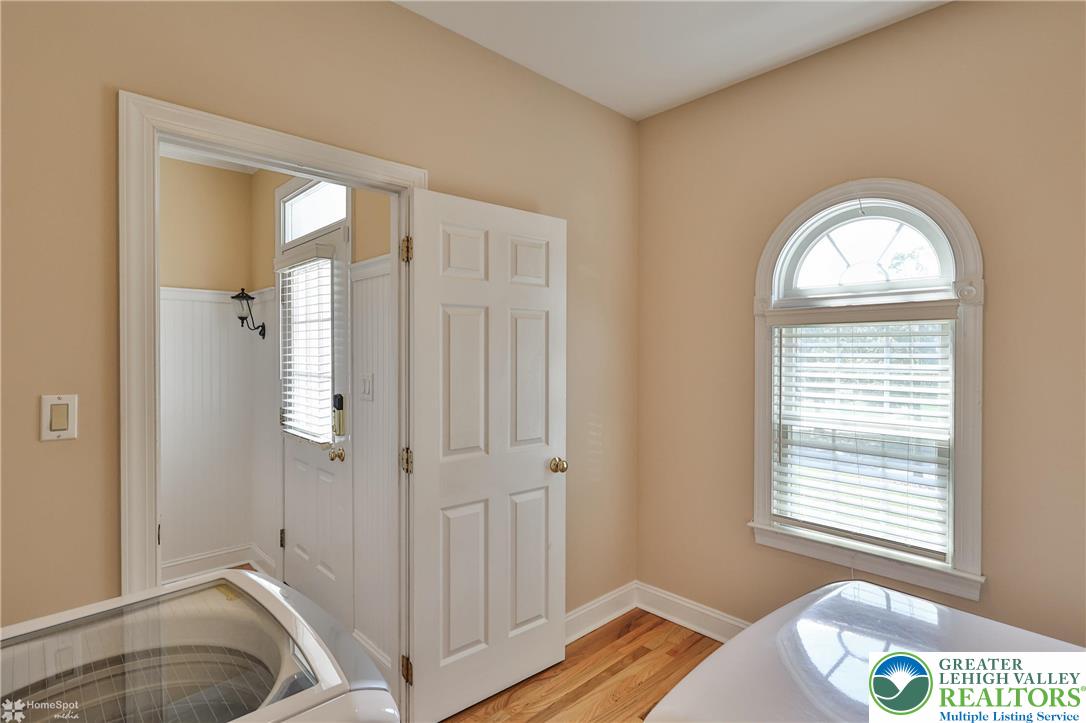 Palmer Twp, Pennsylvania, 18045, United States, 4 Bedrooms Bedrooms, ,4 BathroomsBathrooms,Residential,For Sale,1898728