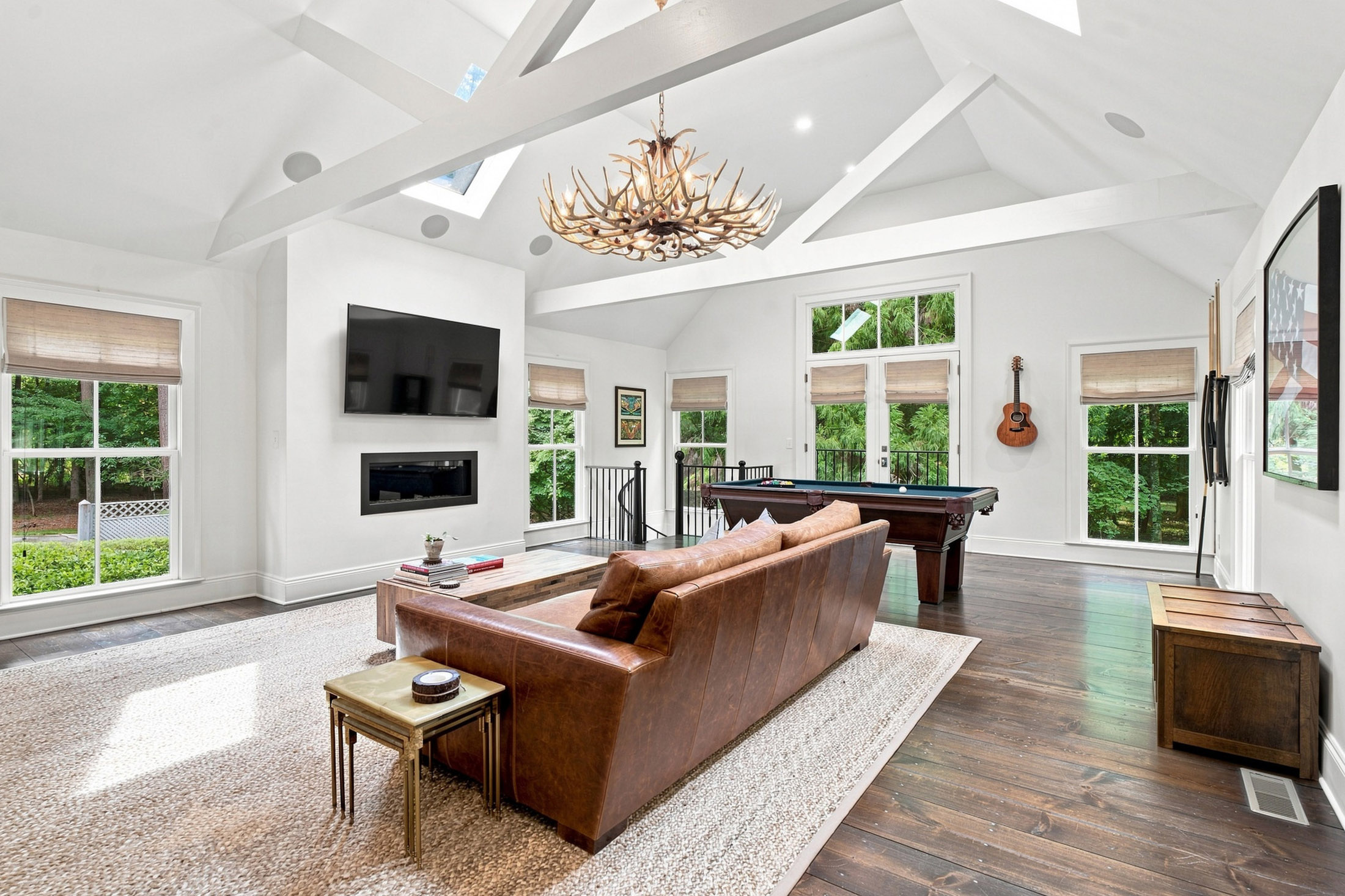  Thoughtfully Designed and Renovated Home in Londonberry Estates - 物件實景