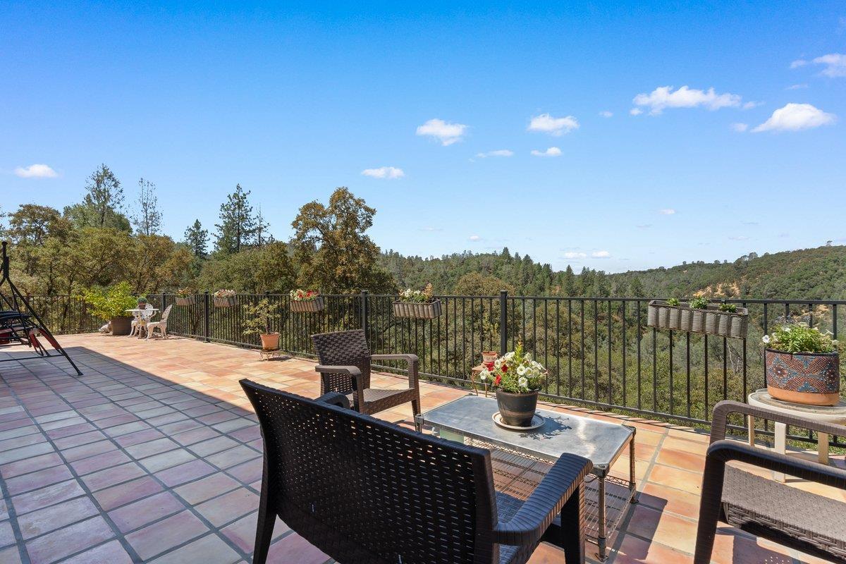 Grass Valley, California, 95949, United States, 4 Bedrooms Bedrooms, ,3 BathroomsBathrooms,Residential,For Sale,1924351