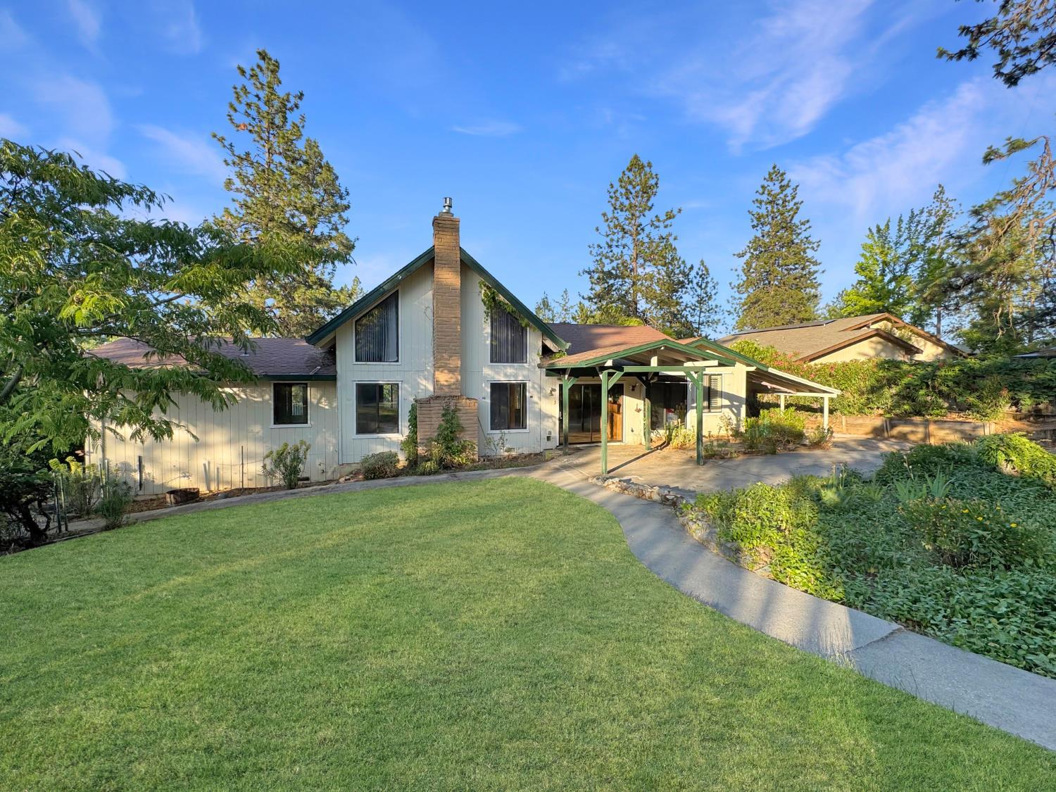 Grass Valley, California, 95949, United States, 2 Bedrooms Bedrooms, ,2 BathroomsBathrooms,Residential,For Sale,1879253