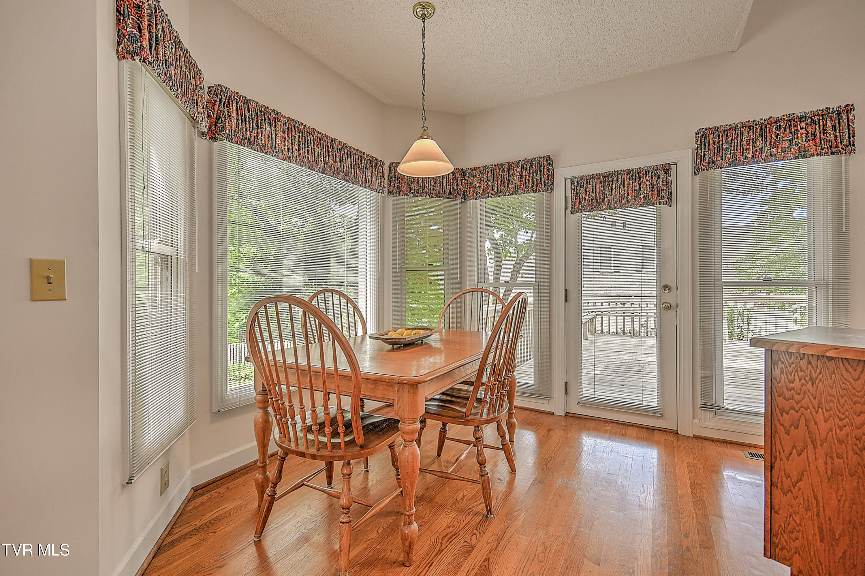 Johnson City, Tennessee, 37604, United States, 4 Bedrooms Bedrooms, ,3 BathroomsBathrooms,Residential,For Sale,1870775