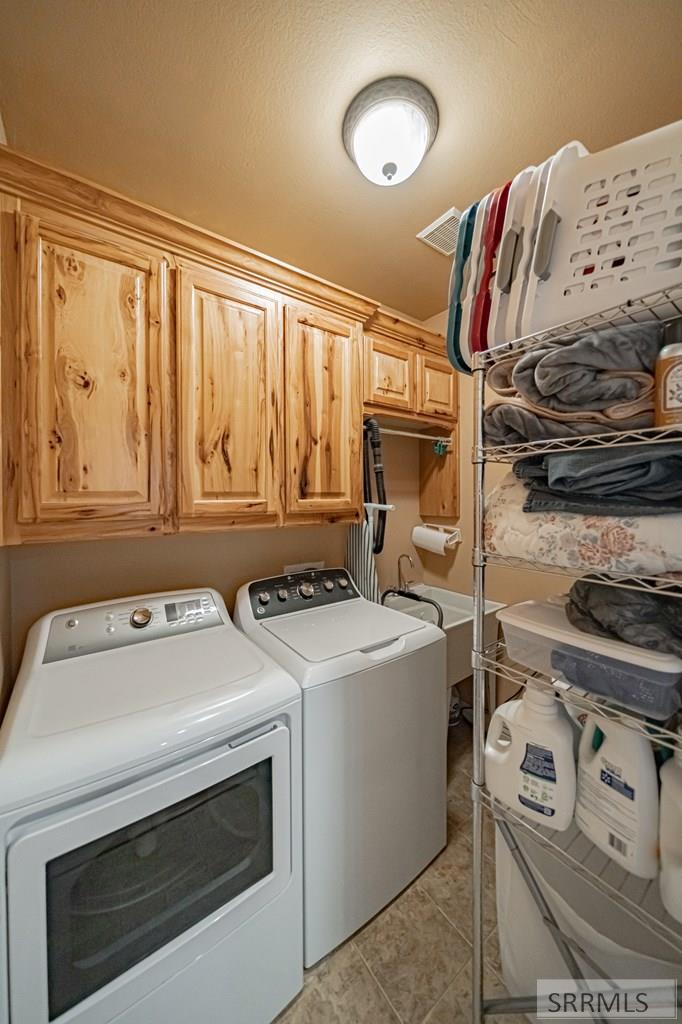 RIGBY, Idaho, 83442, United States, 5 Bedrooms Bedrooms, ,3 BathroomsBathrooms,Residential,For Sale,2007504