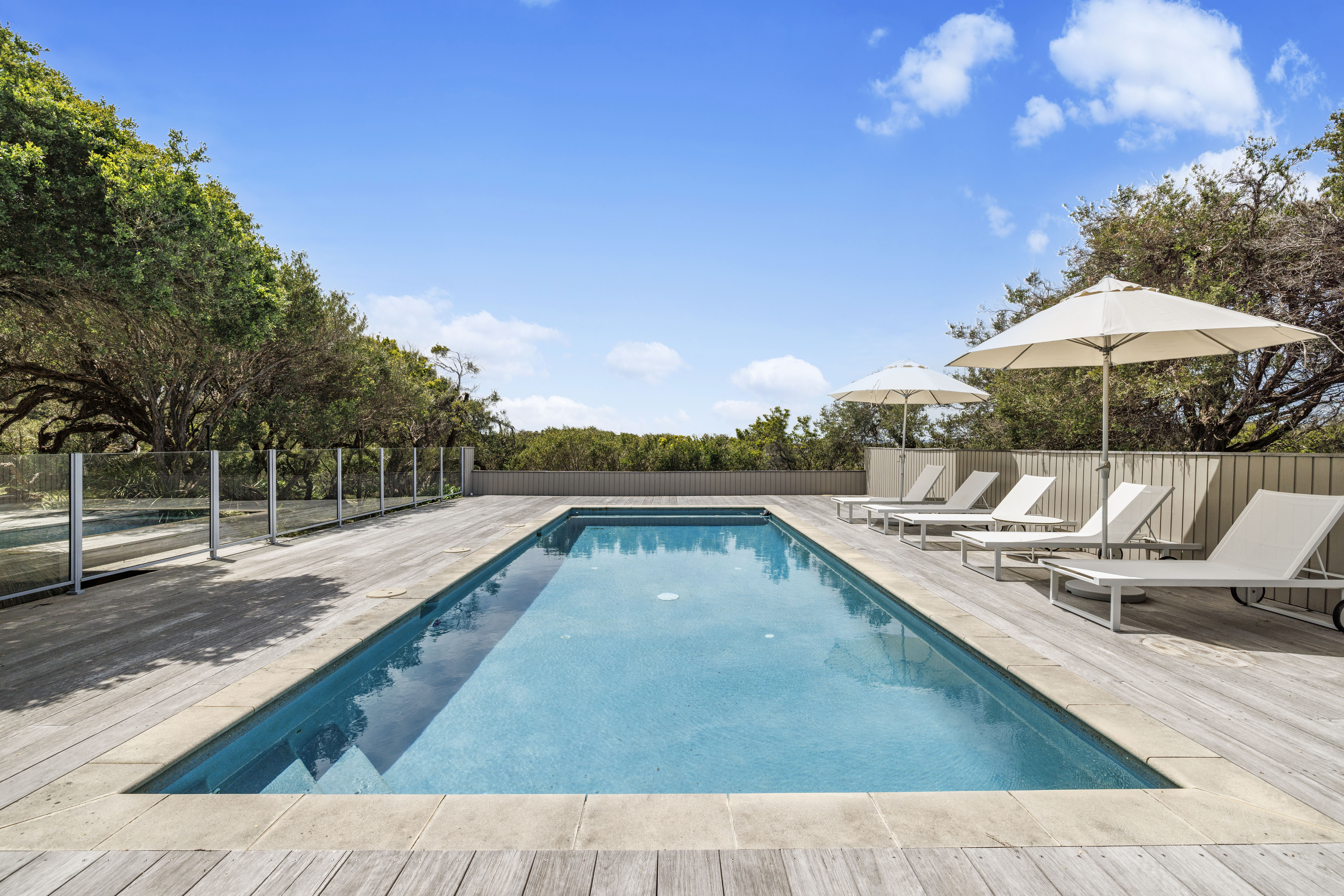  11 Paringa Road, PORTSEA - 物件實景