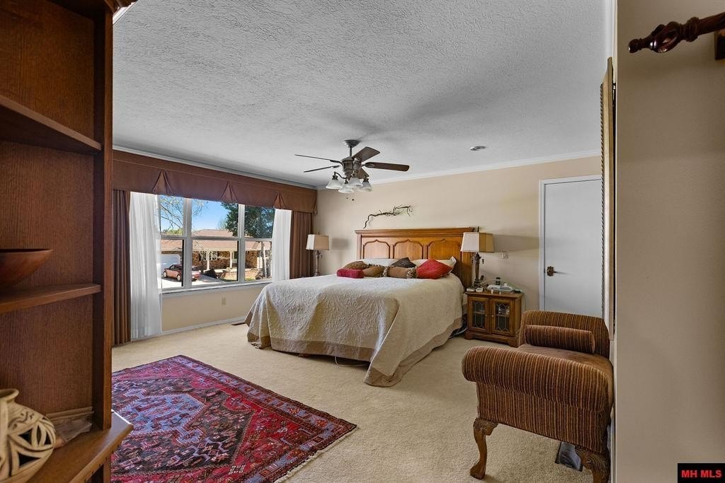 Mountain Home, Arkansas, 72653, United States, 3 Bedrooms Bedrooms, ,4 BathroomsBathrooms,Residential,For Sale,2036578