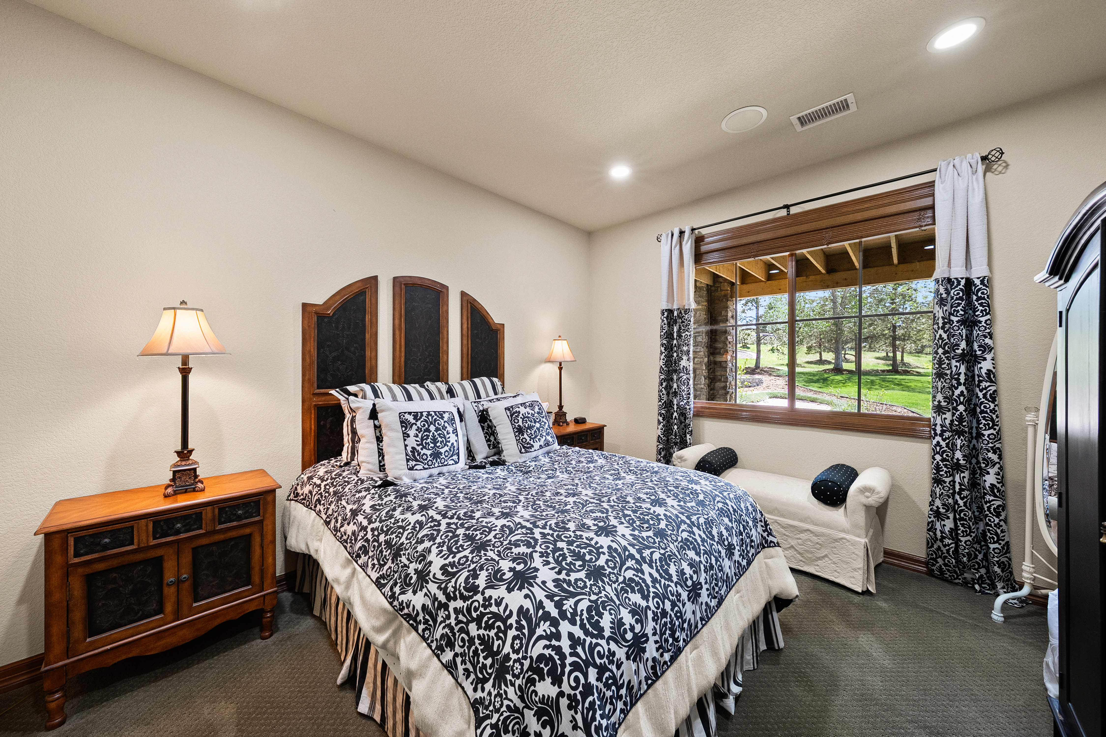  Exceptional ranch-style home in the prestigious gated golf course community - 物件實景