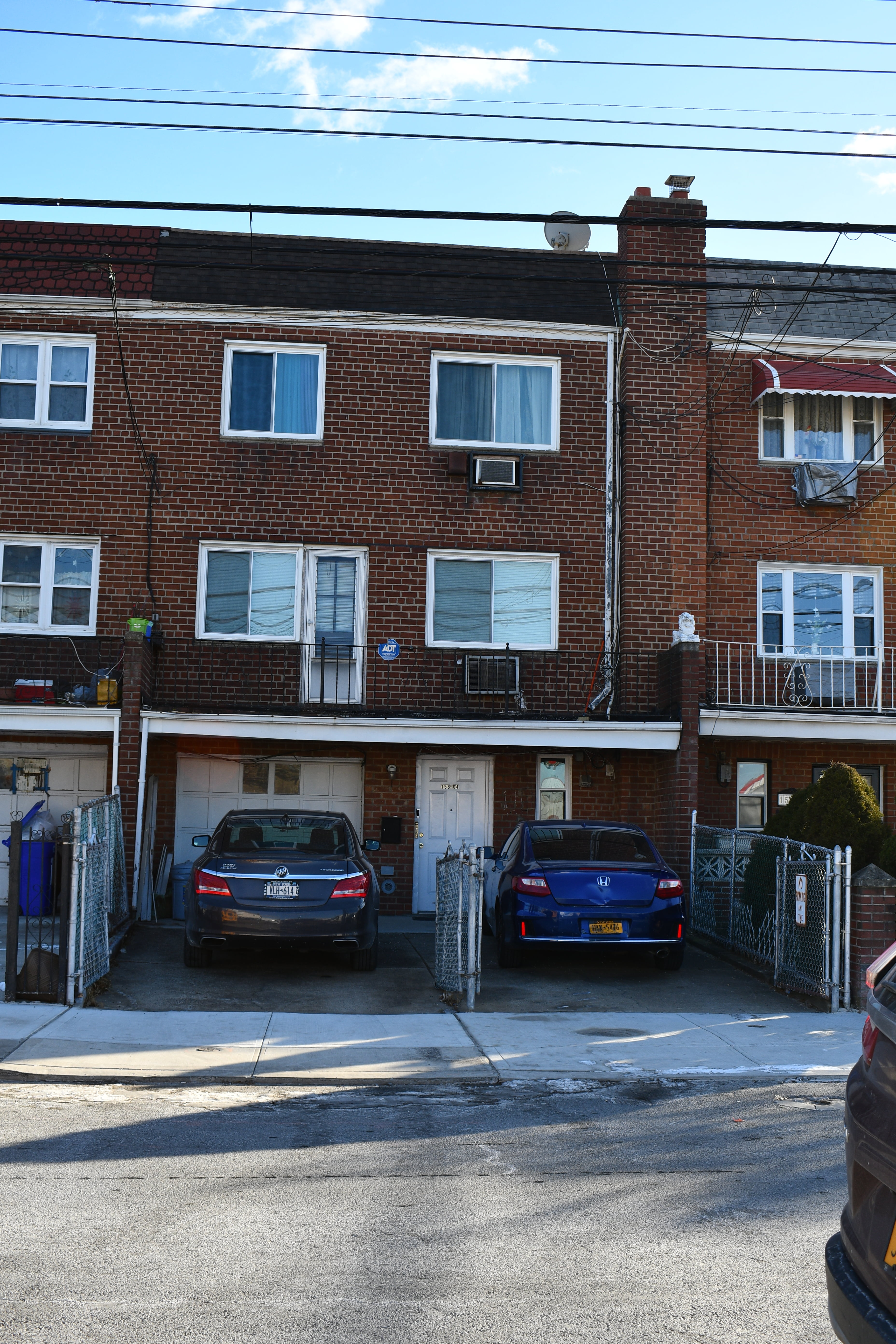 Jamaica Hills, New York, 11432, United States, 6 Bedrooms Bedrooms, ,3 BathroomsBathrooms,Residential,For Sale,1943890