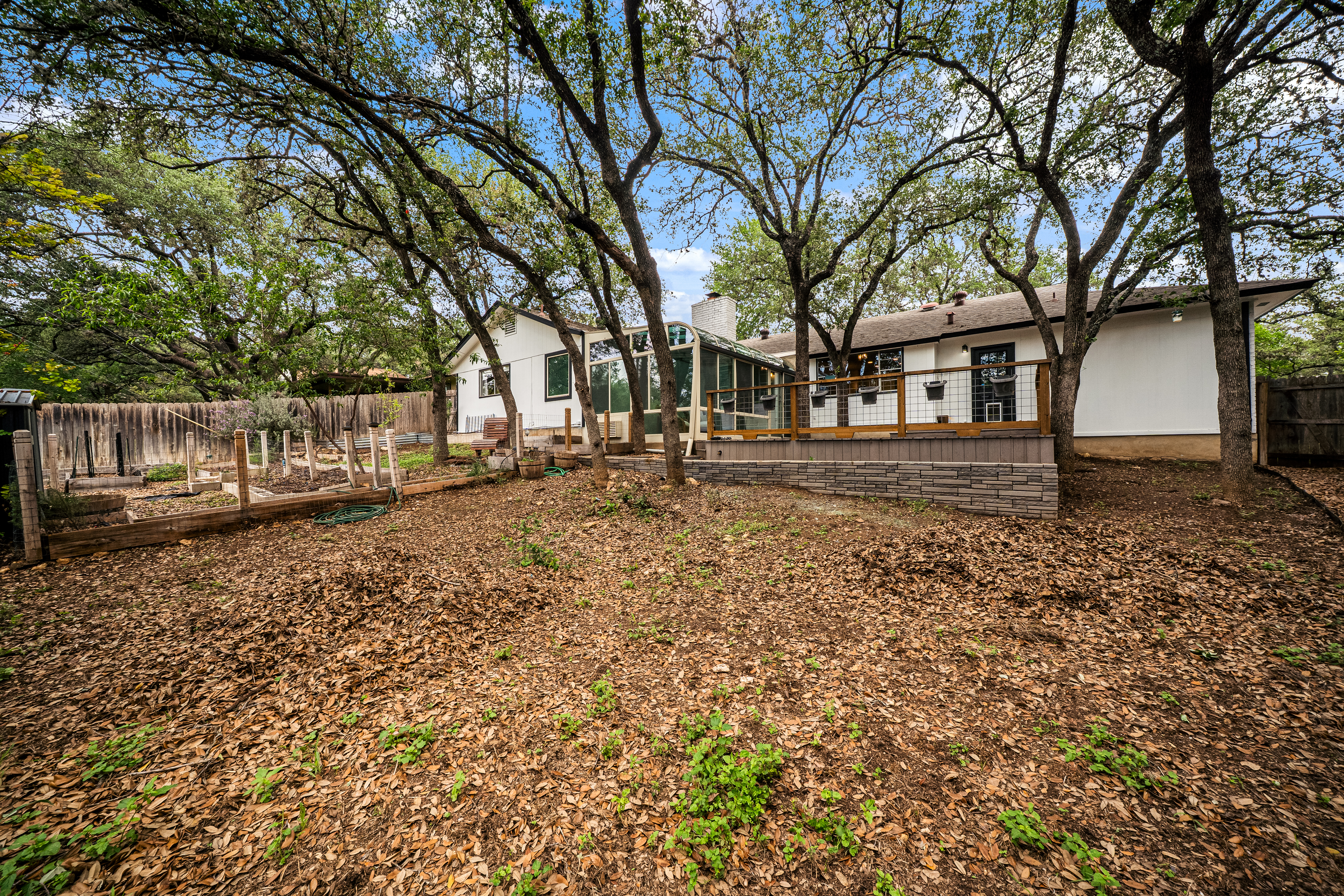  Updated Ranch with Greenbelt Privacy - 物件實景