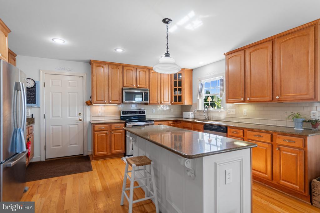 Gore, Virginia, 22637, United States, 4 Bedrooms Bedrooms, ,4 BathroomsBathrooms,Residential,For Sale,1987916