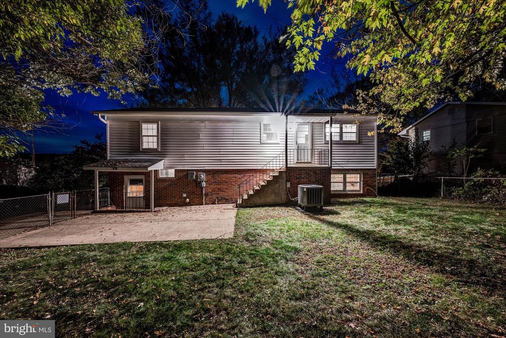 Leesburg, Virginia, 20176, United States, 6 Bedrooms Bedrooms, ,3 BathroomsBathrooms,Residential,For Sale,1979496