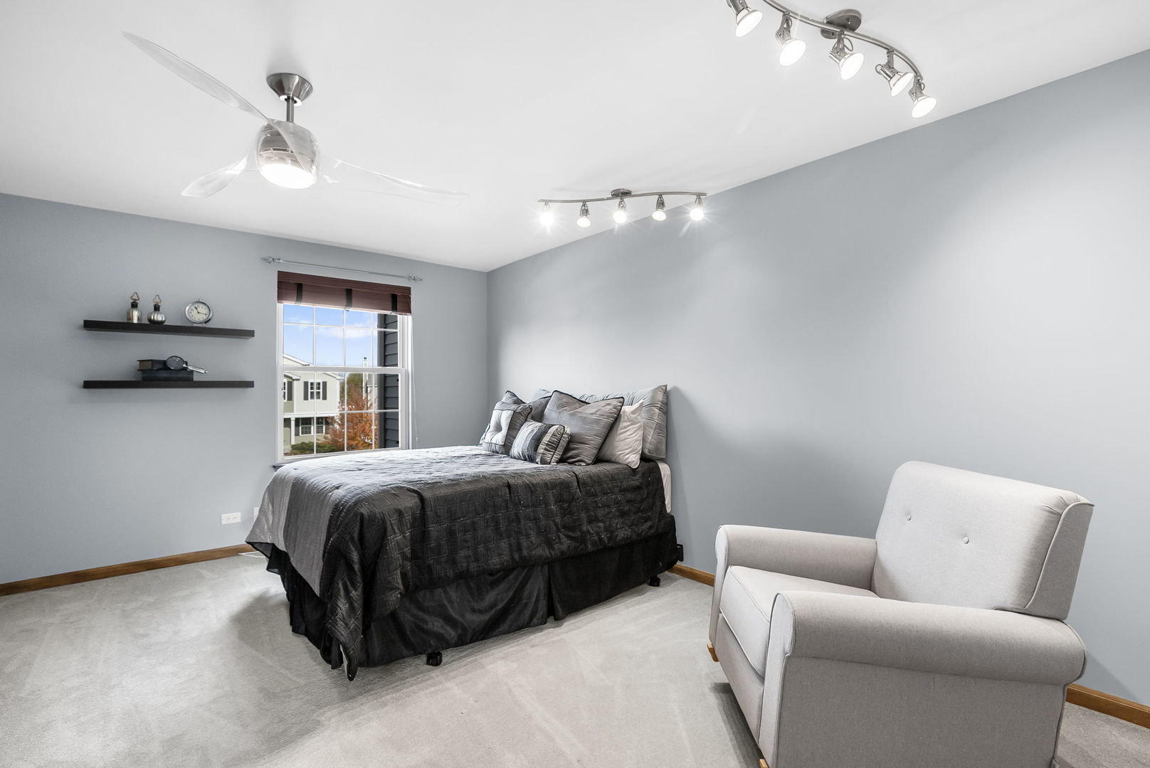 Antioch, Illinois, 60002, United States, 4 Bedrooms Bedrooms, ,4 BathroomsBathrooms,Residential,For Sale,1988029