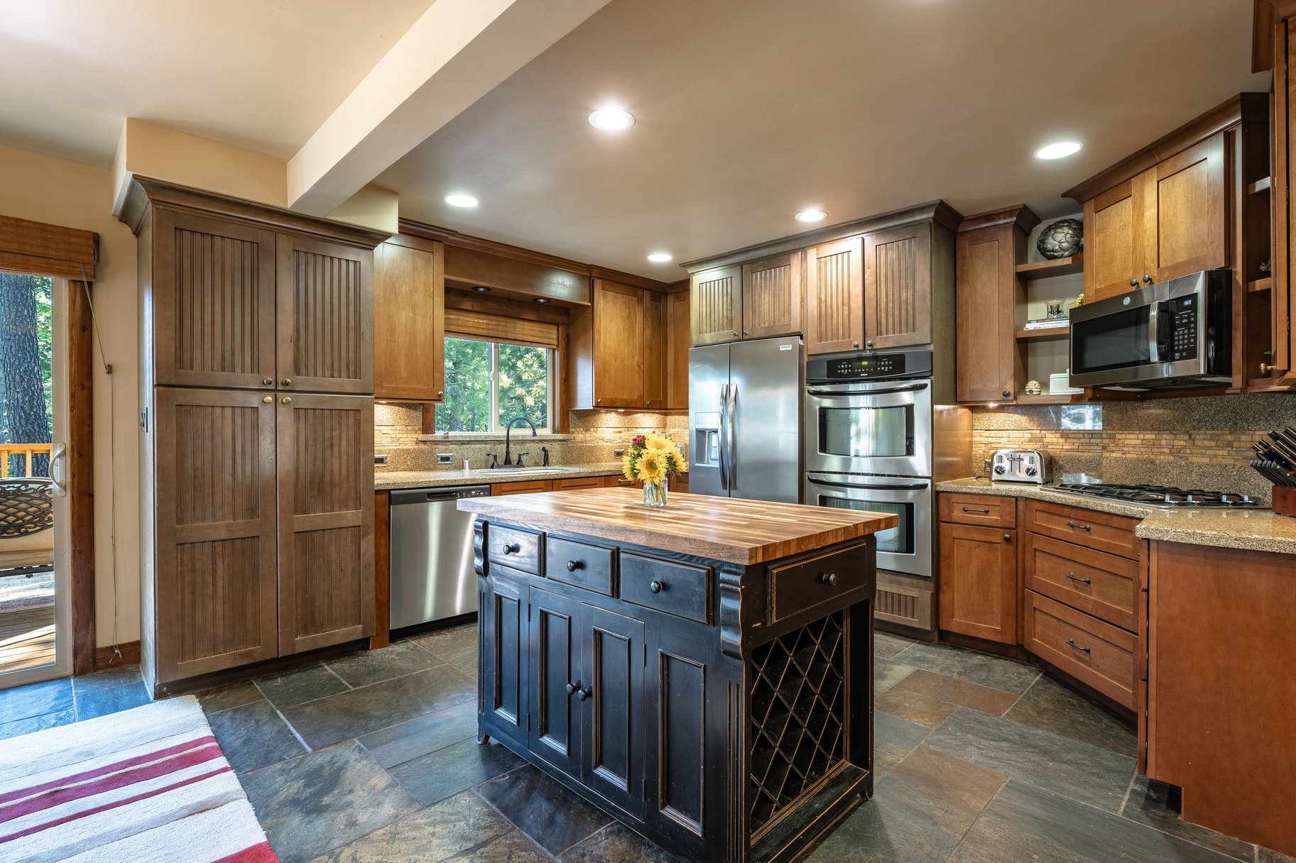  Updated Tahoe Donner retreat with a greenbelt setting - 物件實景