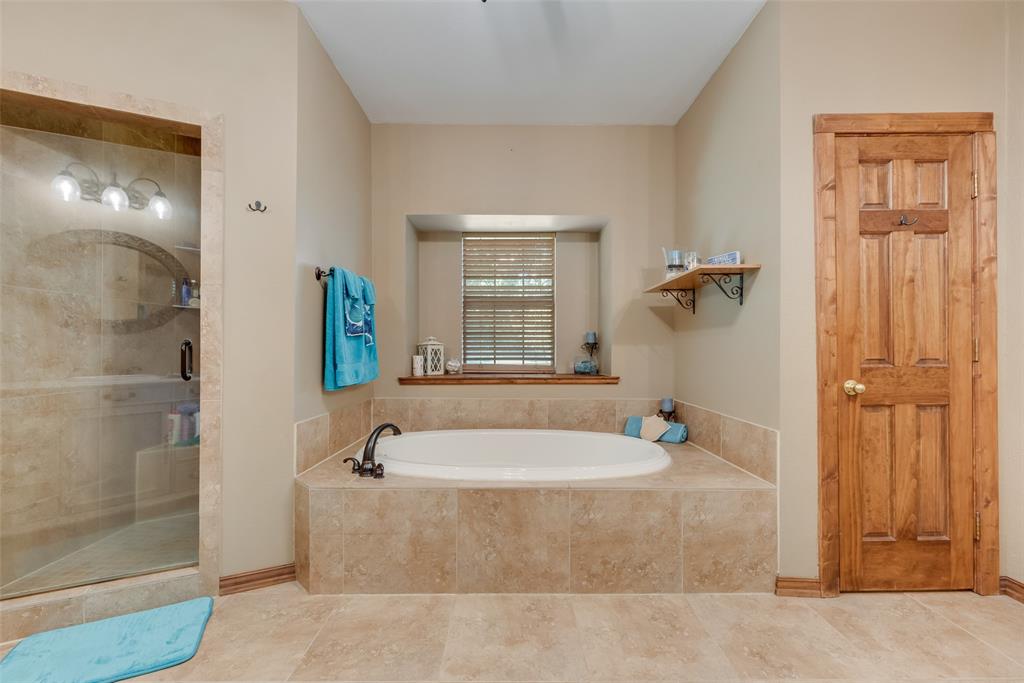 Melissa, Texas, 75454, United States, 4 Bedrooms Bedrooms, ,4 BathroomsBathrooms,Residential,For Sale,1986507