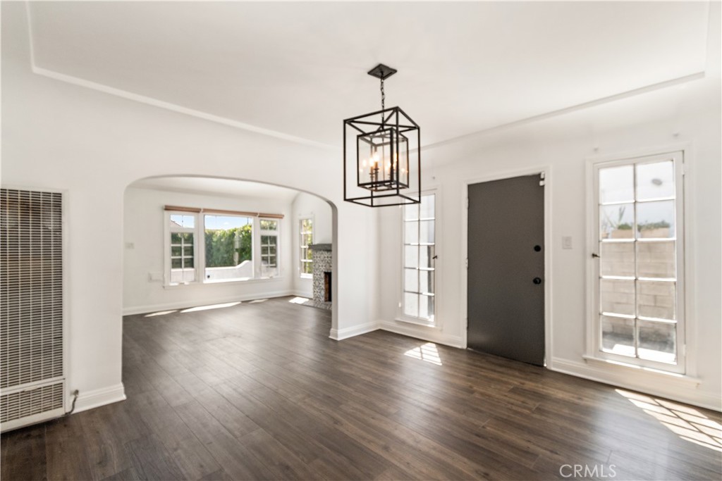 Los Angeles, California, 90019, United States, ,Residential,For Sale,1983742