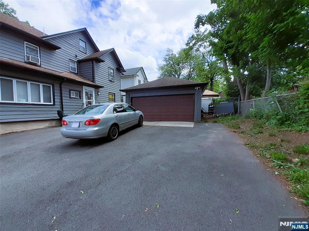 Paterson, New Jersey, 07504, United States, 5 Bedrooms Bedrooms, ,5 BathroomsBathrooms,Residential,For Sale,1837815