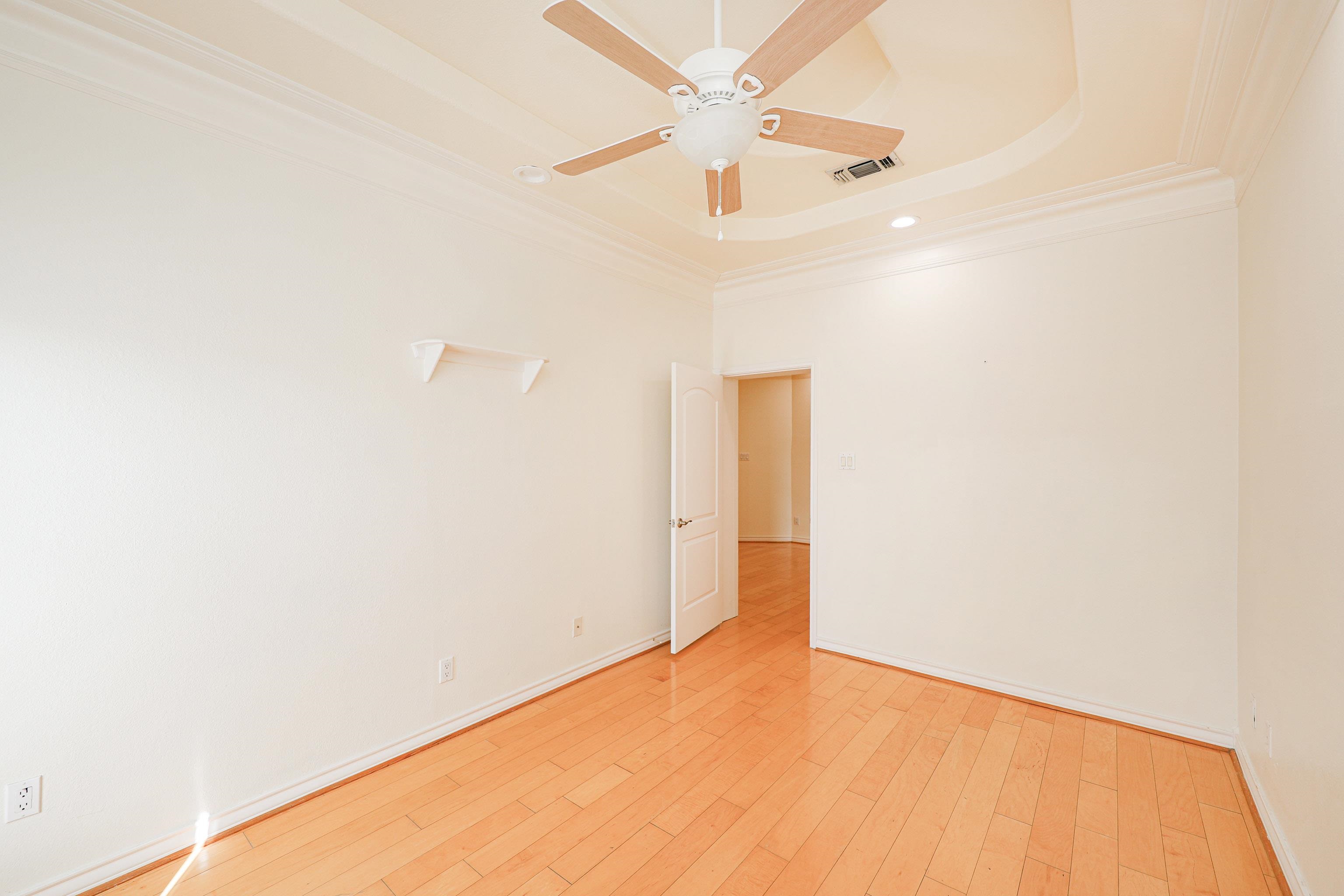 Laredo, Texas, 78041, United States, 4 Bedrooms Bedrooms, ,6 BathroomsBathrooms,Residential,For Sale,1989107