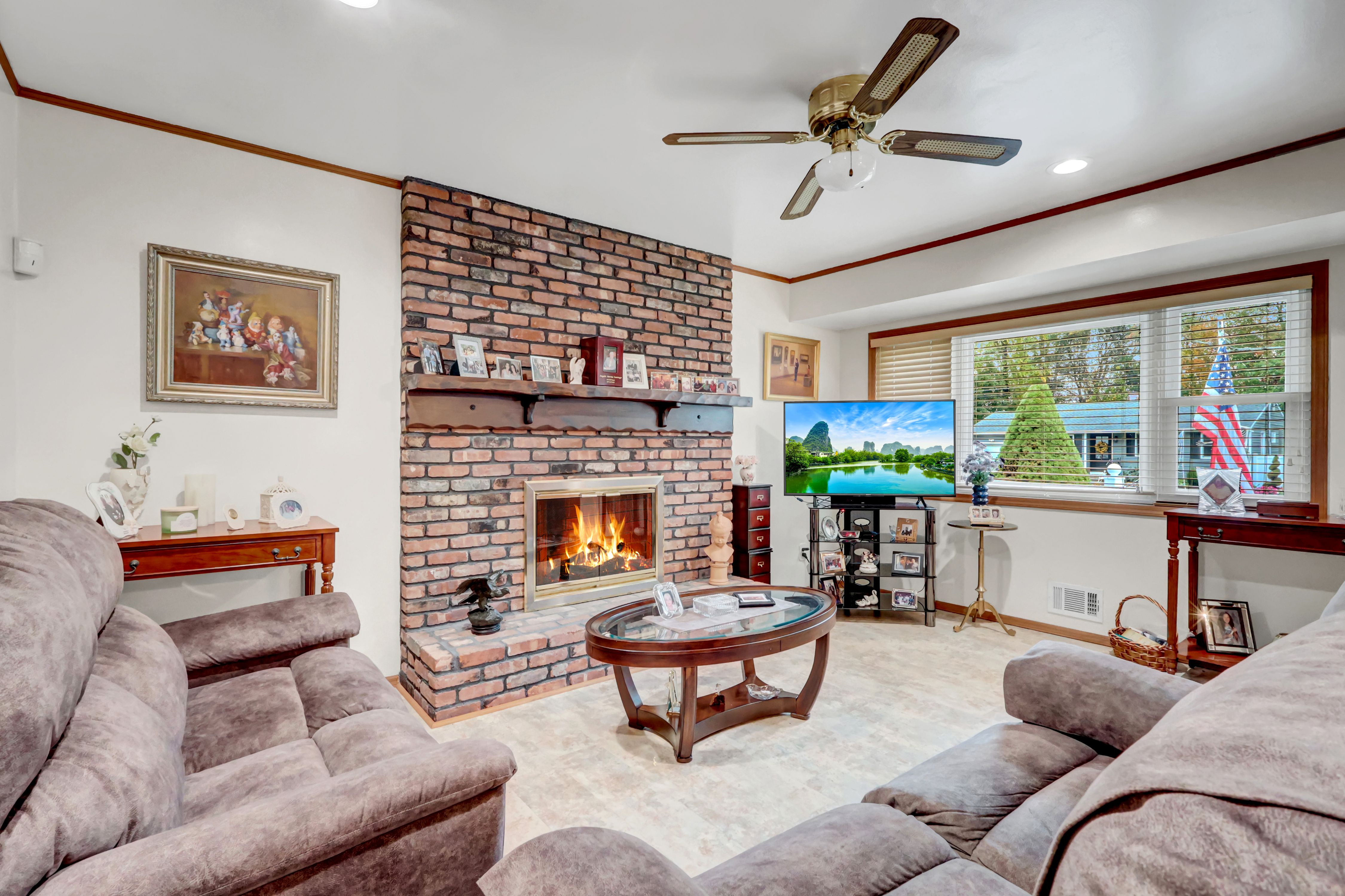 Selden, New York, 11784, United States, 2 Bedrooms Bedrooms, ,1 BathroomBathrooms,Residential,For Sale,1976692