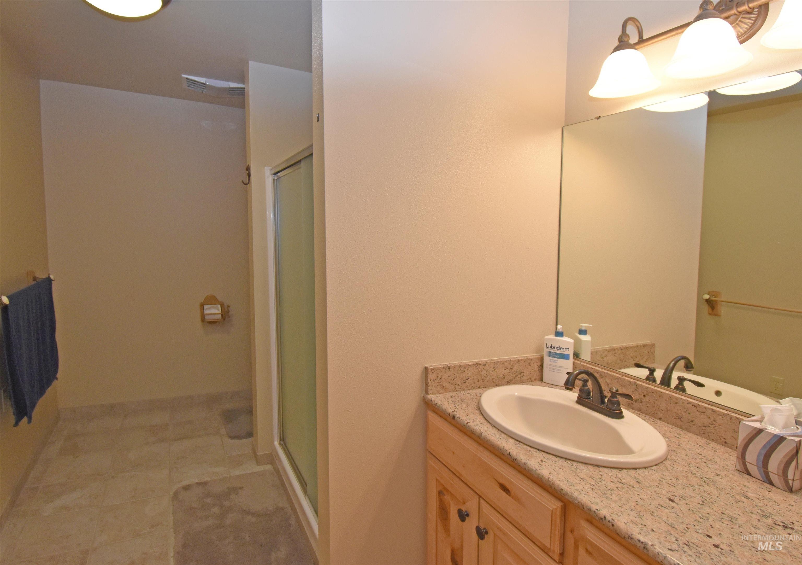 Pomeroy, Washington, 99347, United States, 3 Bedrooms Bedrooms, ,2 BathroomsBathrooms,Residential,For Sale,1978313