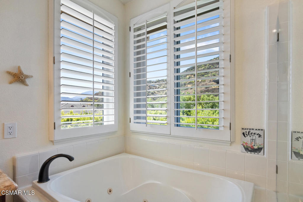 Newbury Park, California, 91320, United States, 4 Bedrooms Bedrooms, ,4 BathroomsBathrooms,Residential,For Sale,1941657