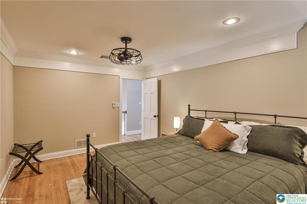 Stroudsburg, Pennsylvania, 18360-6926, United States, 7 Bedrooms Bedrooms, ,4 BathroomsBathrooms,Residential,For Sale,1904497