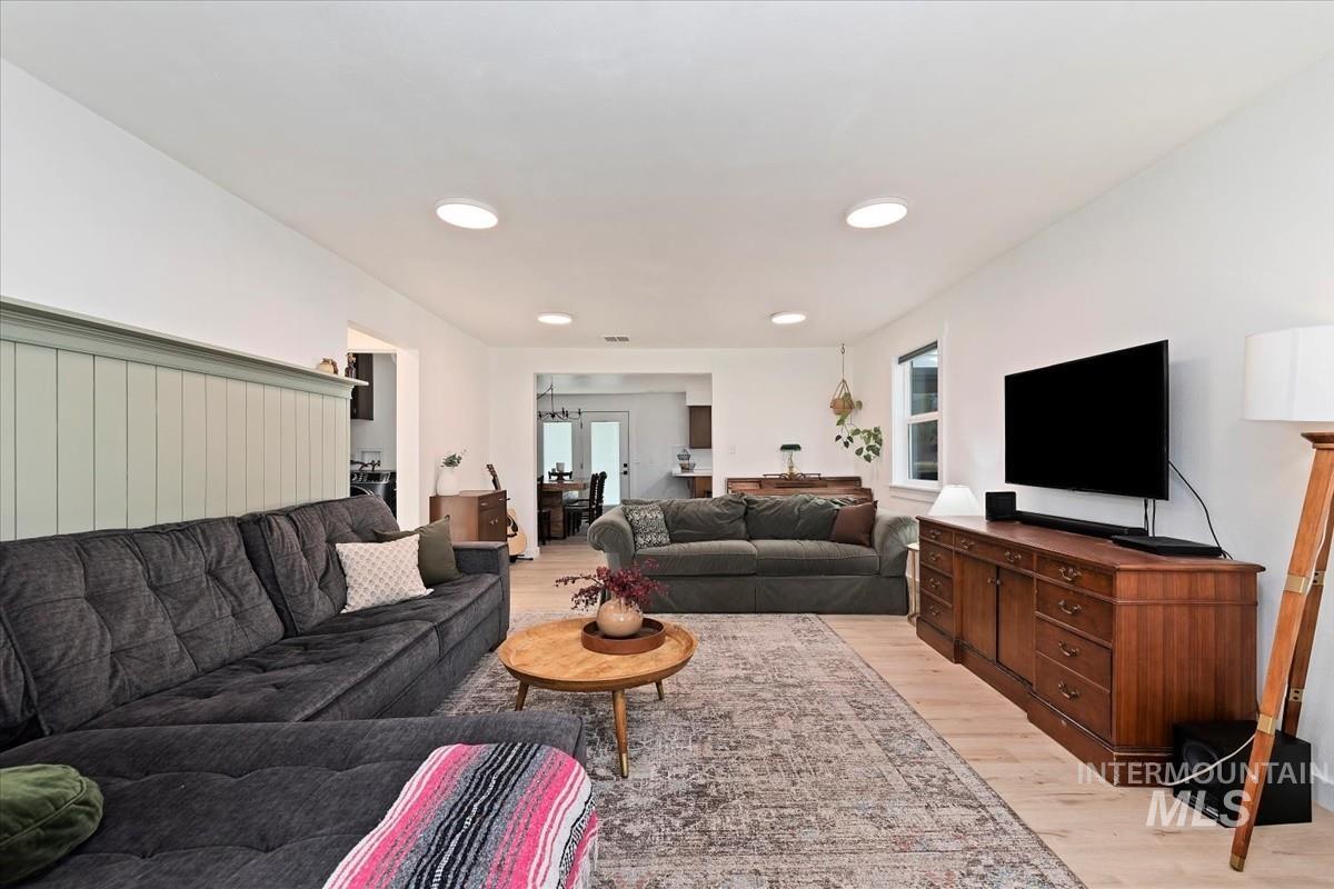 Nampa, Idaho, 83687, United States, 3 Bedrooms Bedrooms, ,2 BathroomsBathrooms,Residential,For Sale,1827445