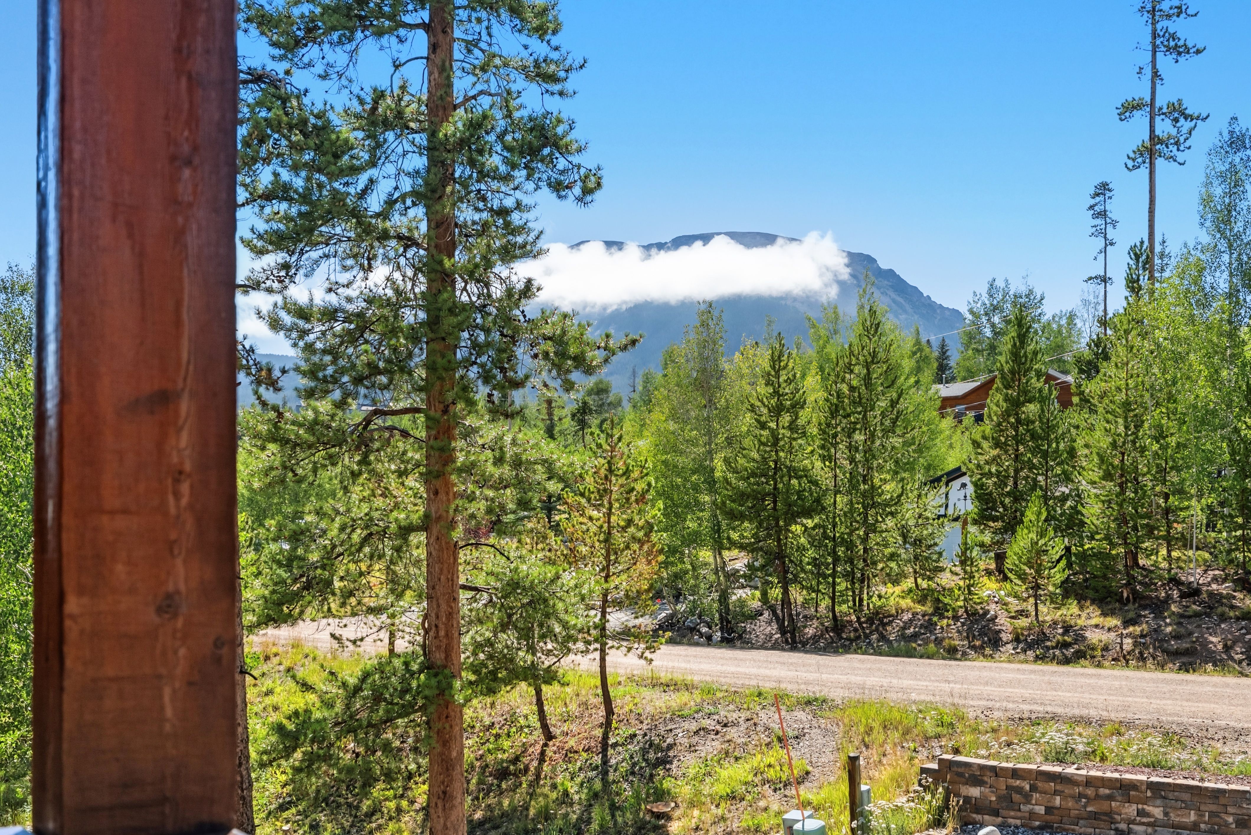  One-of-a-Kind Mountain Retreat - 物件實景