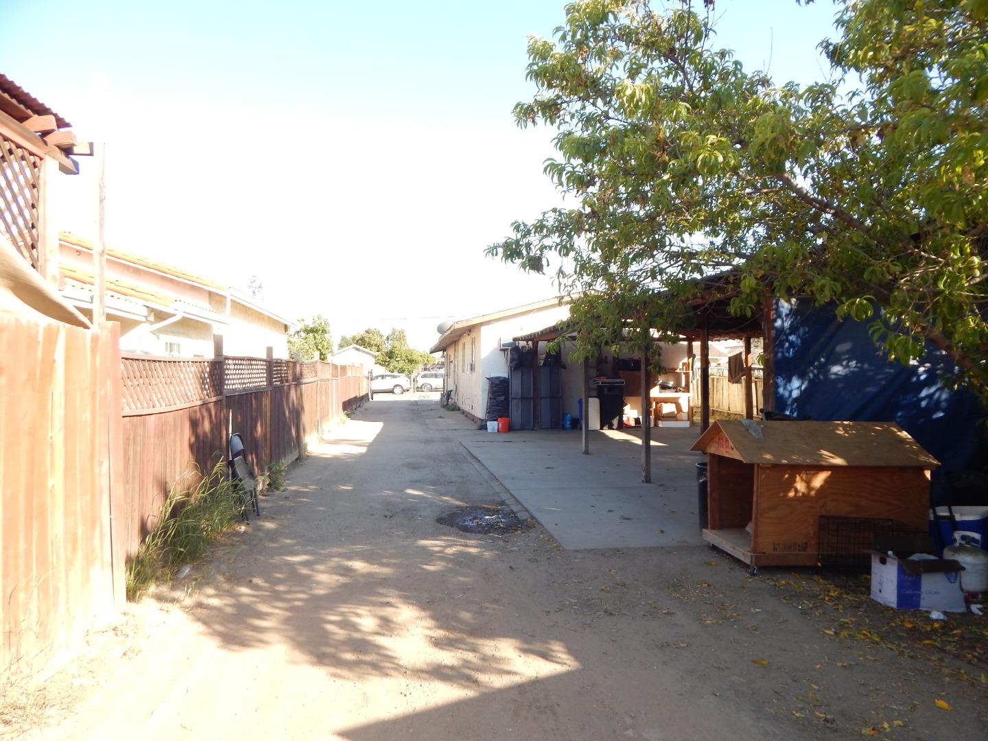 San Jose - Central, California, 95116, United States, 3 Bedrooms Bedrooms, ,2 BathroomsBathrooms,Residential,For Sale,1735453