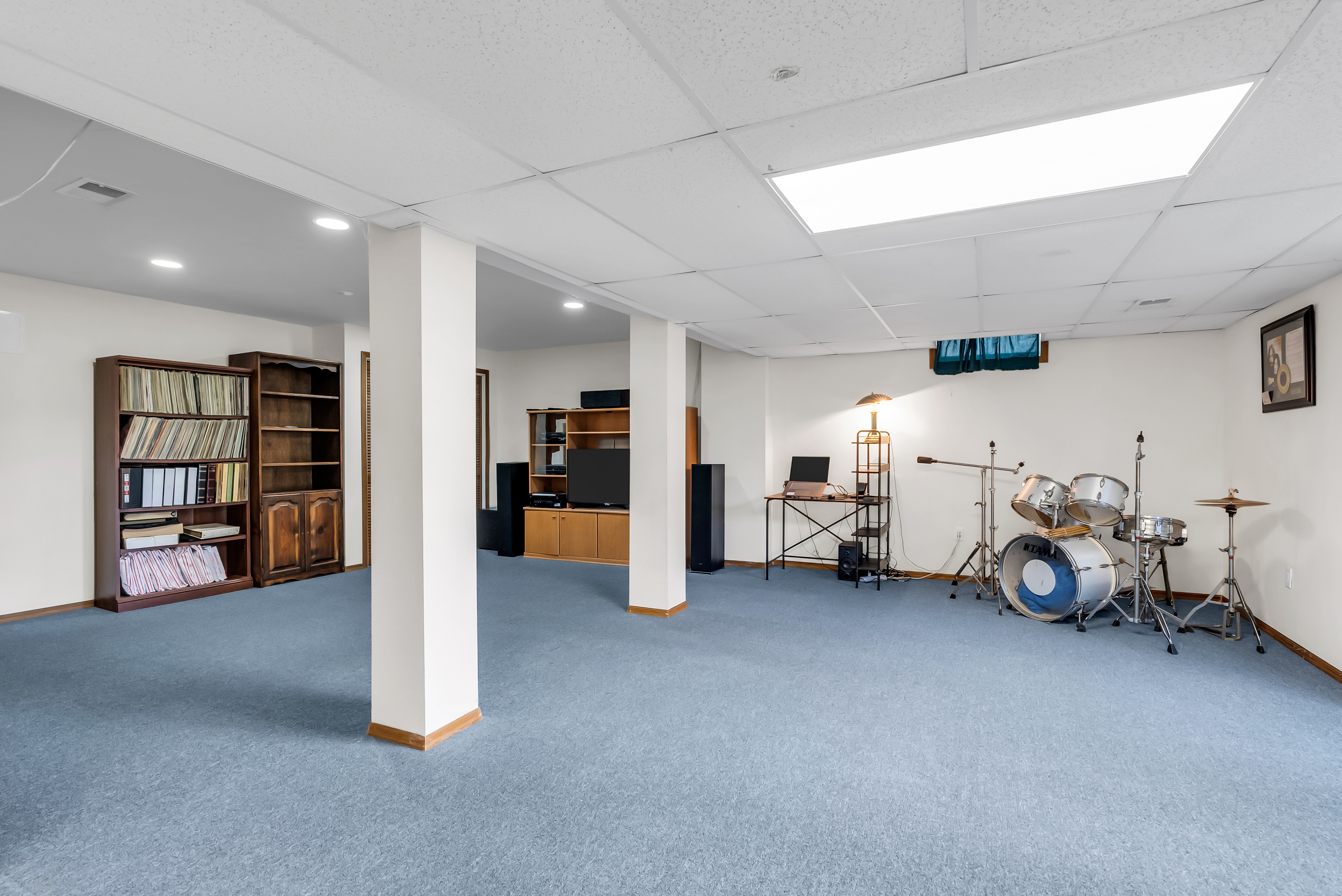  Woodland Hills Colonial Opportunity - 物件實景