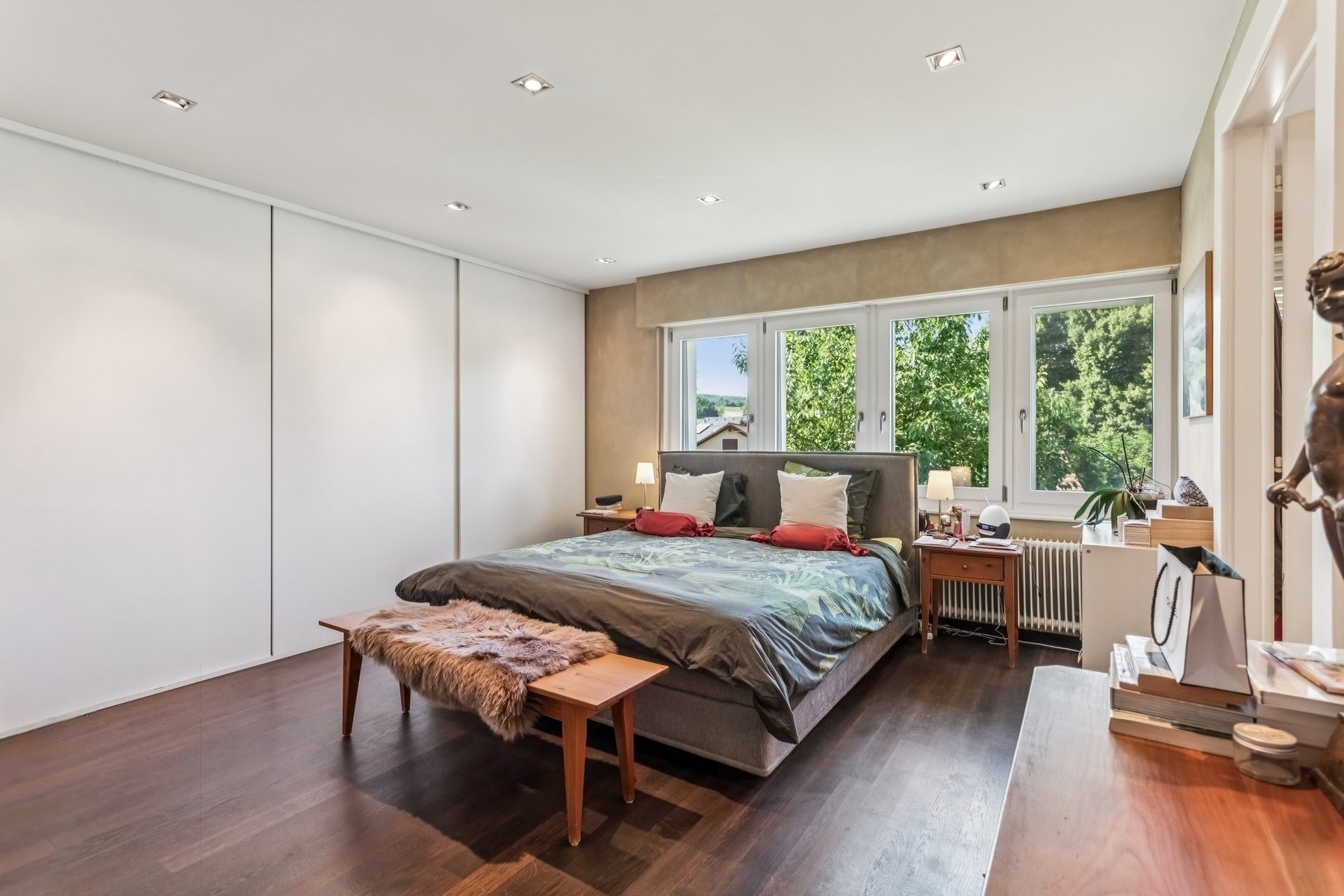  Detached villa on a 2,915 m² lot, with significant solar energy generation and i - 物件實景