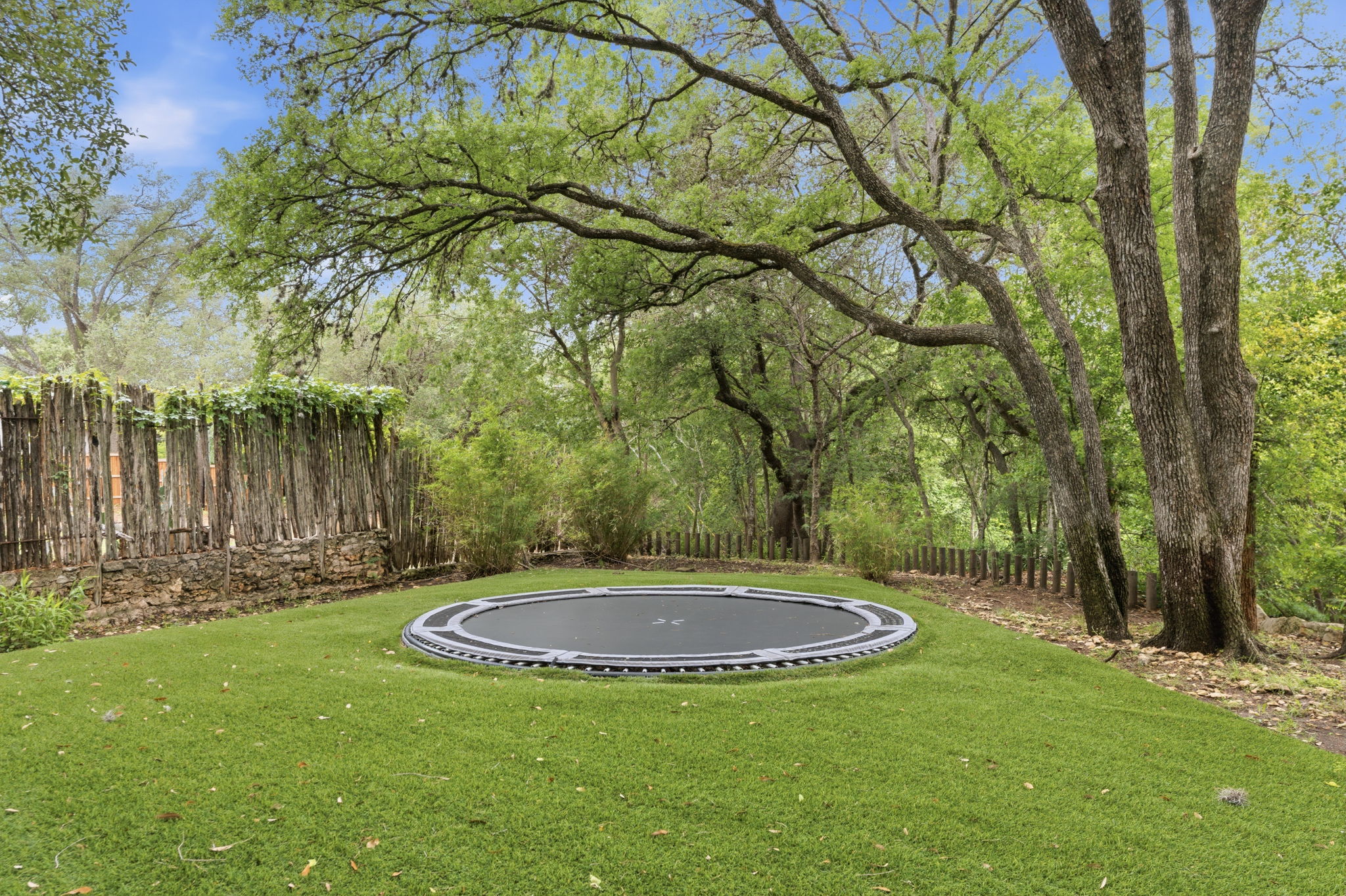 Sprawling Shoal Creek Retreat with Rare Privacy in Central Austin - 物件實景