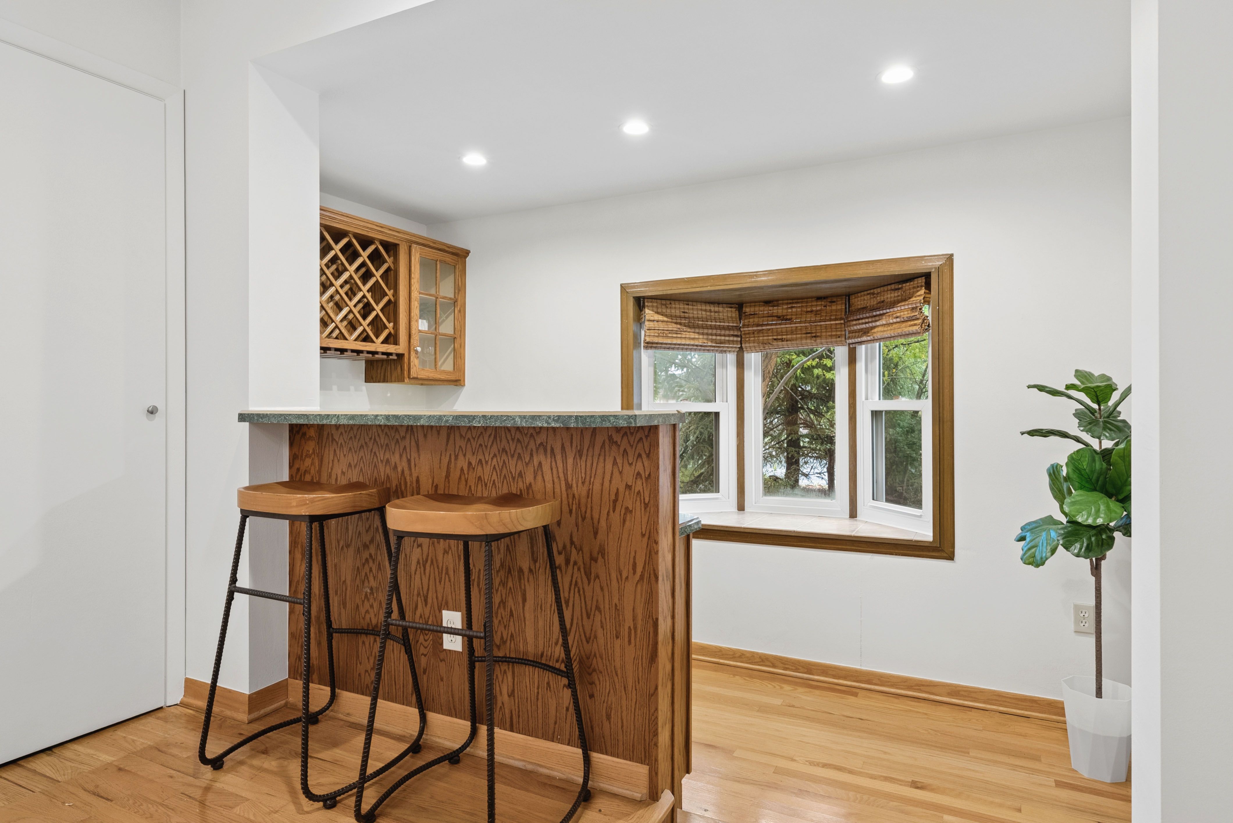  Welcome to 545 Estes Street, a bright, charming ranch-style home in an establish - 物件實景