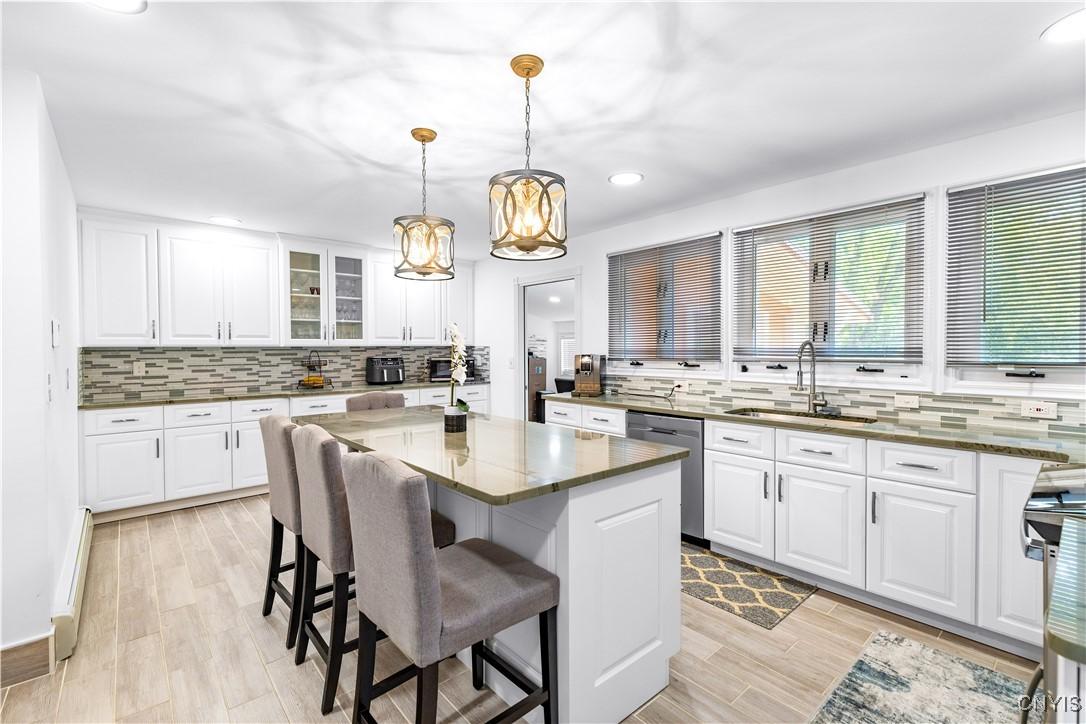 Deerfield, New York, 13502, United States, 6 Bedrooms Bedrooms, ,4 BathroomsBathrooms,Residential,For Sale,1971658