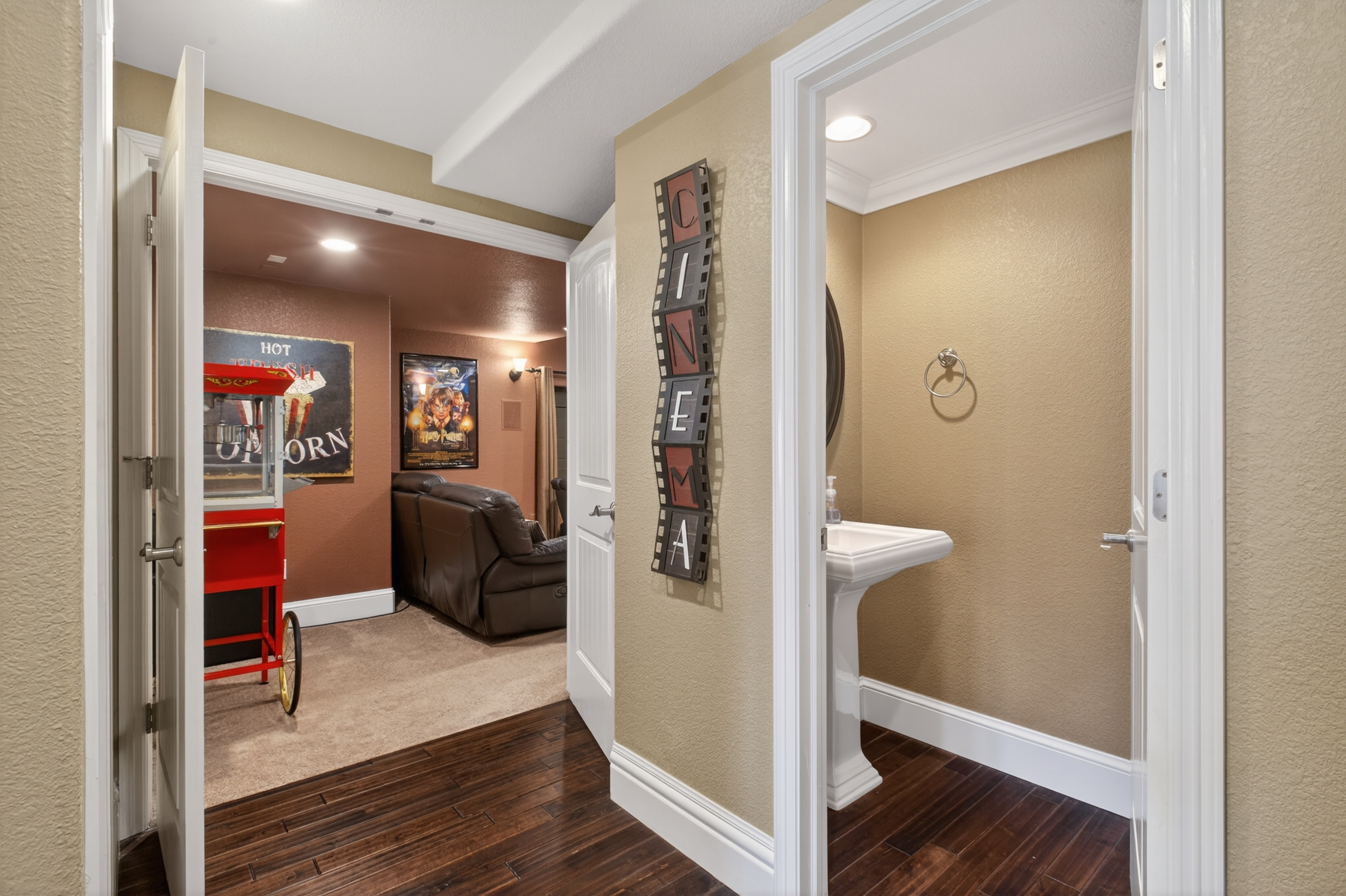  Backcountry Living: Open Space Views, Wet Bar Theater & Luxury Primary Suite - 物件實景